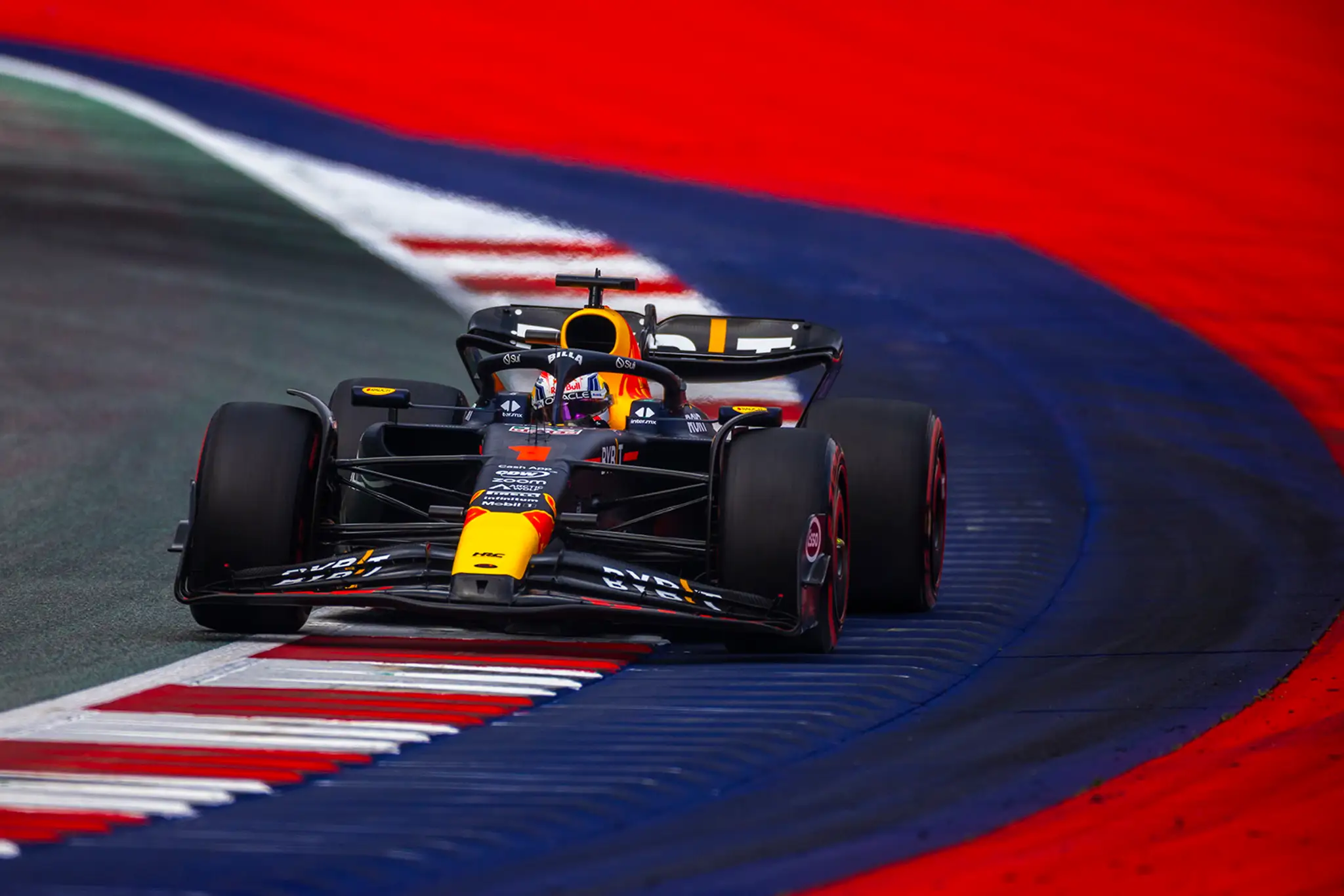 Holanďan Max Verstappen na Red Bulle.