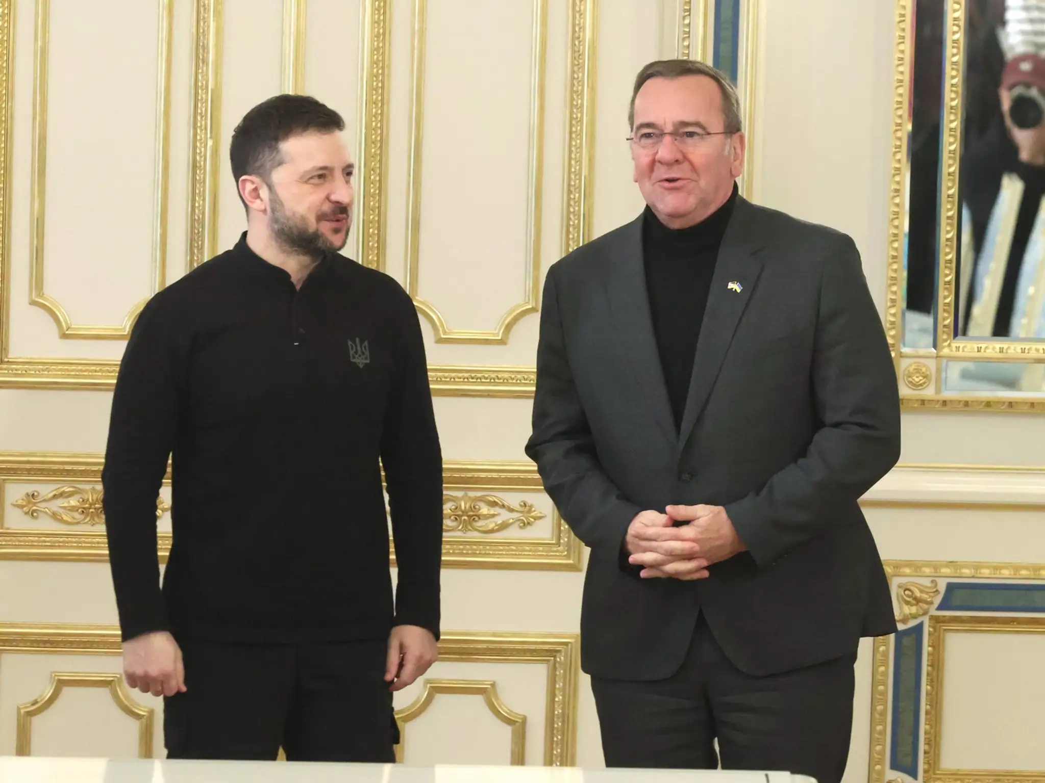 Ukrajinský prezident Volodymyr Zelenskyj a nemecký minister obrany Boris Pistorius počas stretnutia v Kyjeve.
