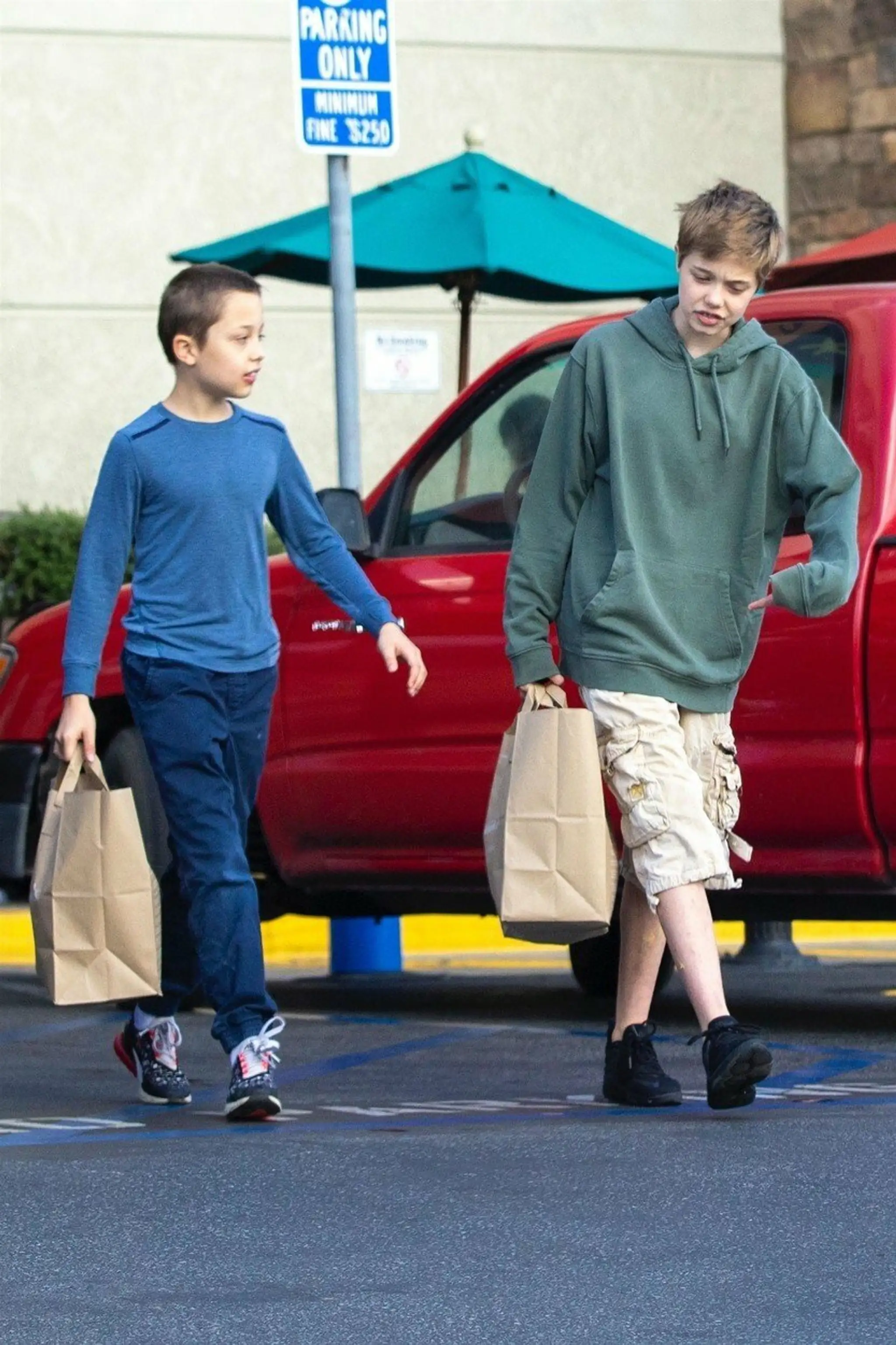 Shiloh Jolie-Pitt a Knox Jolie-Pitt