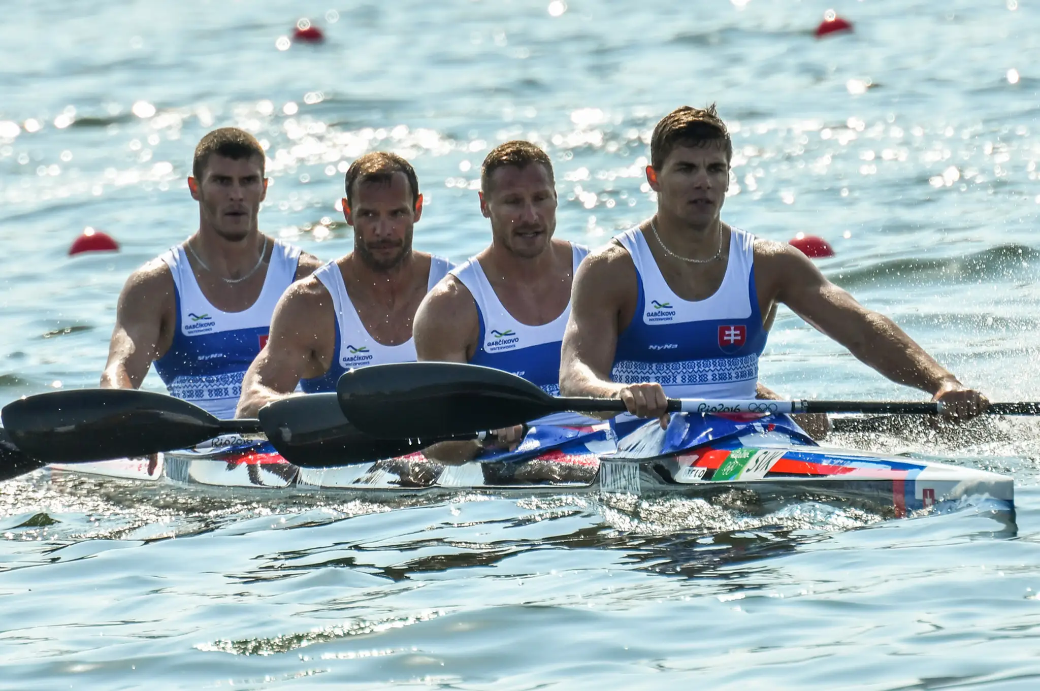 Slovenská rýchlostná K4 v zložení Denis Myšák, Erik Vlček, Juraj Tarr a Tibor Linka v cieli rozjazdov na 1000 m na OH v Riu.