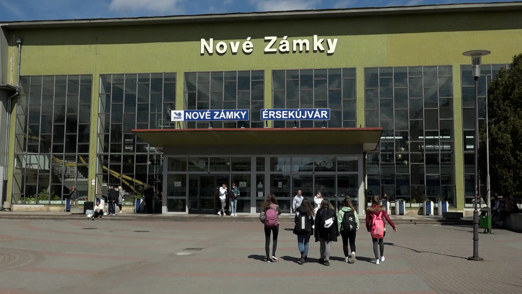 Evakuácia v Nových Zámkoch po nájdení bomby z 2. svetovej vojny.