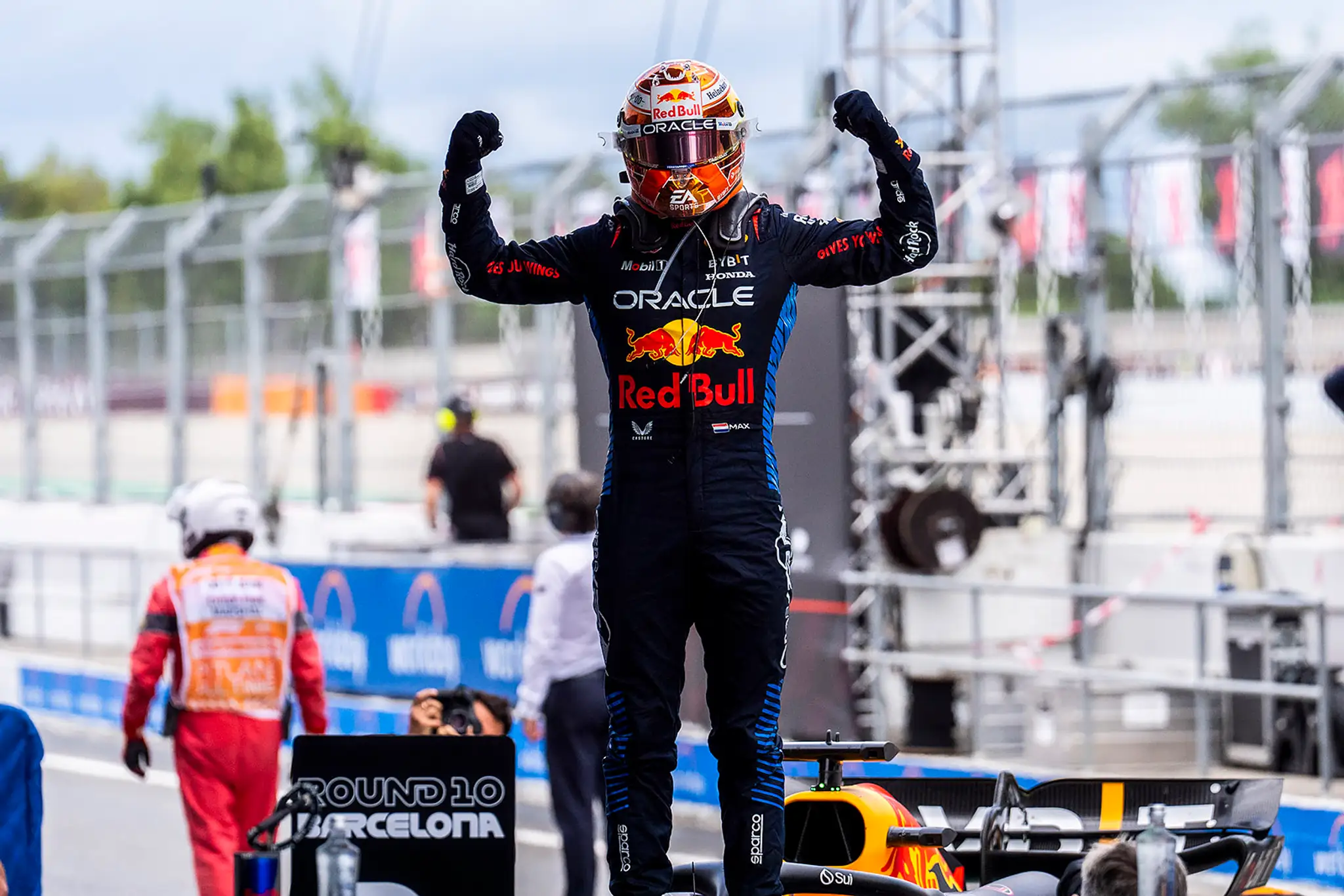 Max Verstappen z Red Bullu oslavoval víťazstvo.