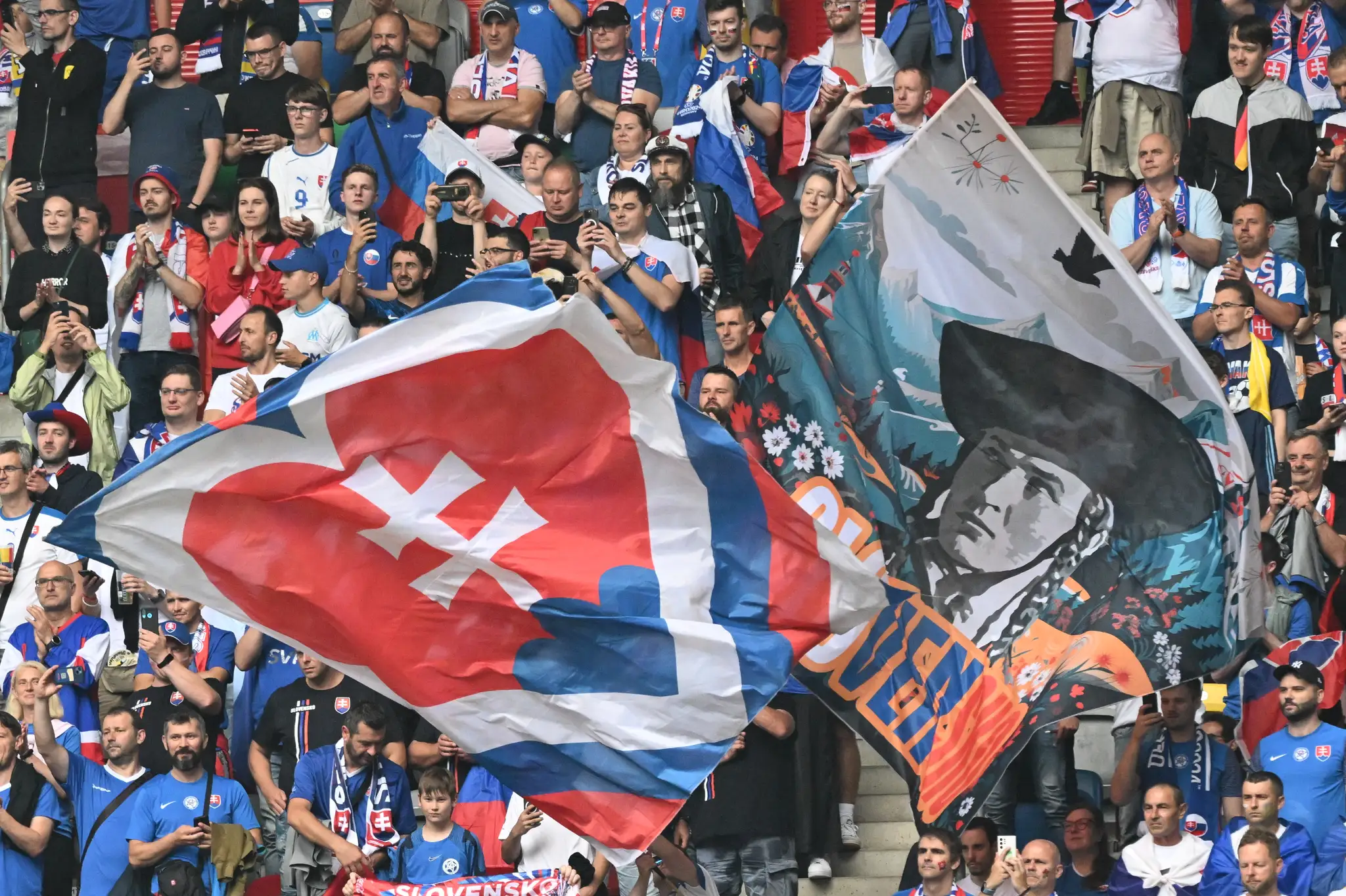 Slovenskí fanúšikovia na zápase s Ukrajinou
