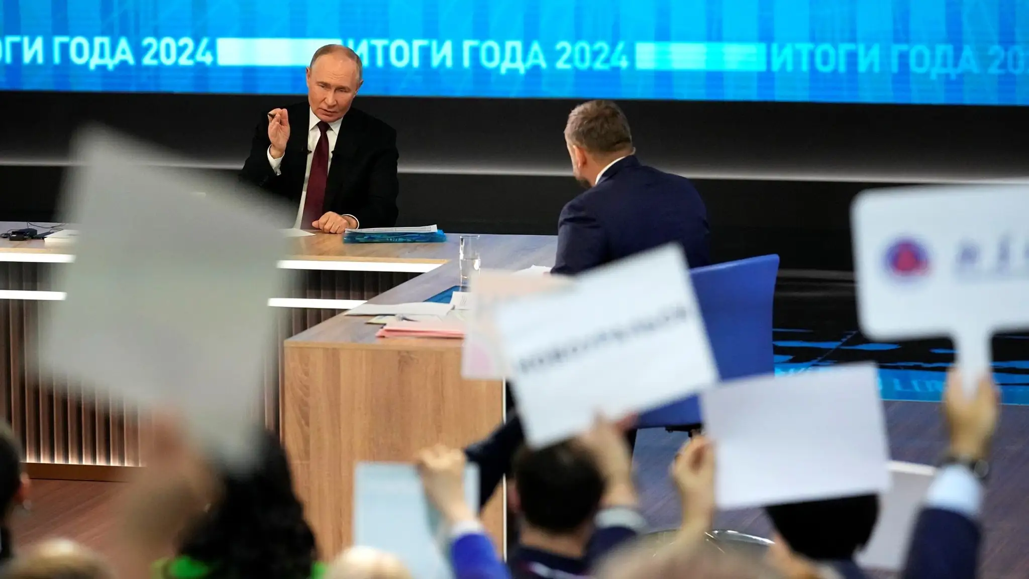 Vladimir Putin na každoročnej tlačovej konferencii