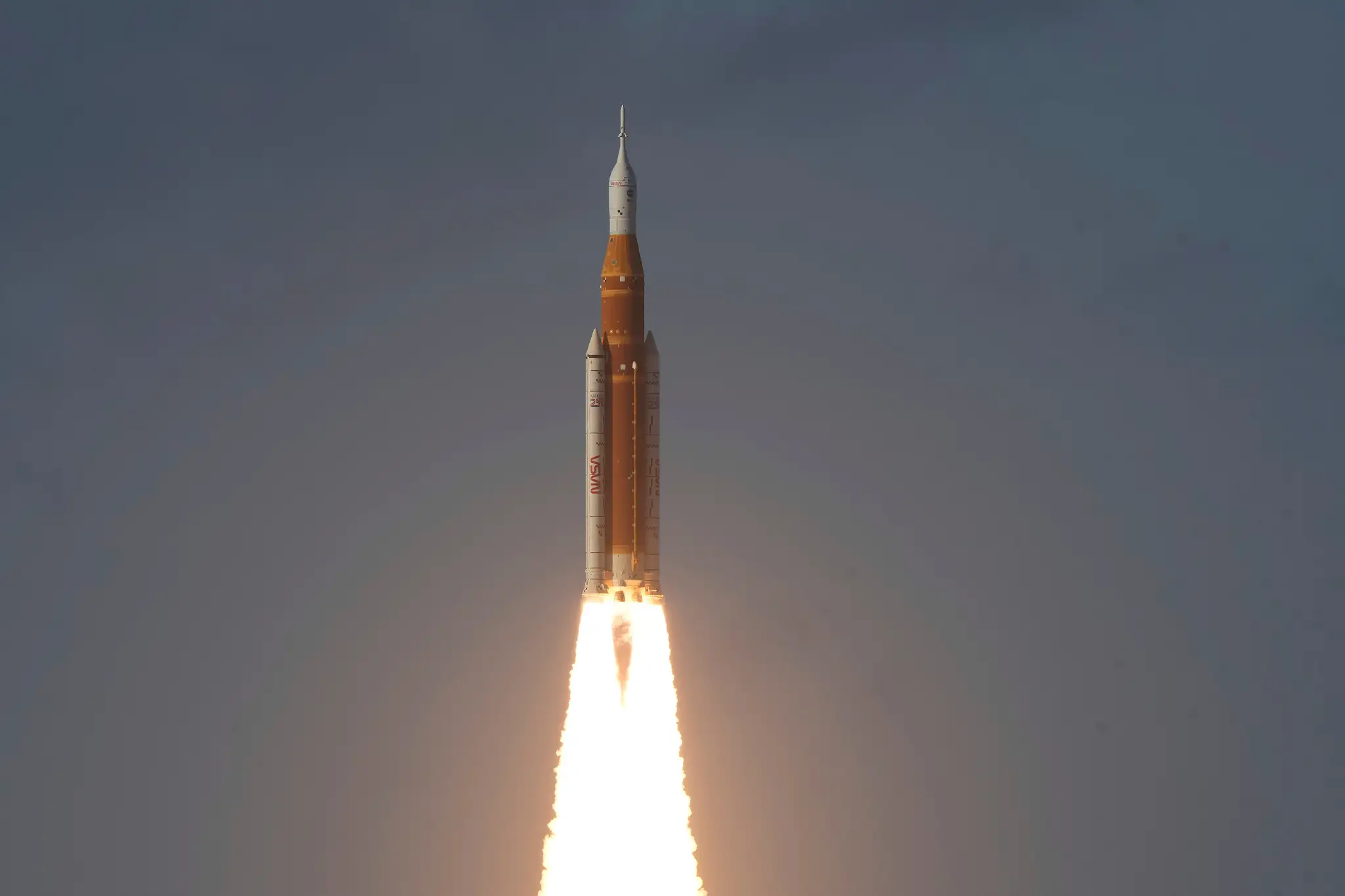 Štart rakety SLS sa podaril.