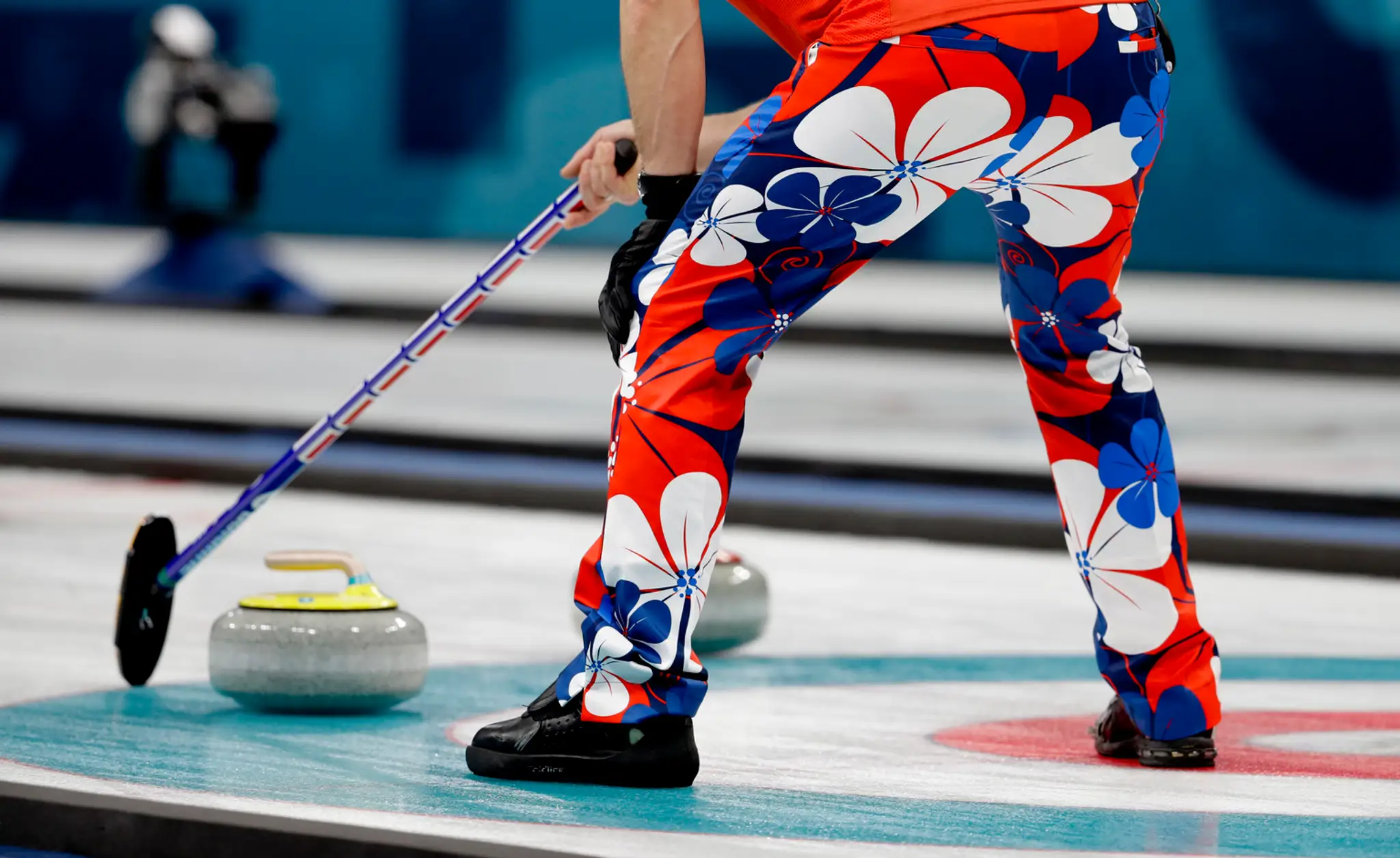 Jeden z motívov nórskych reprezentantov v curlingu počas súťaže na ZOH 2018.