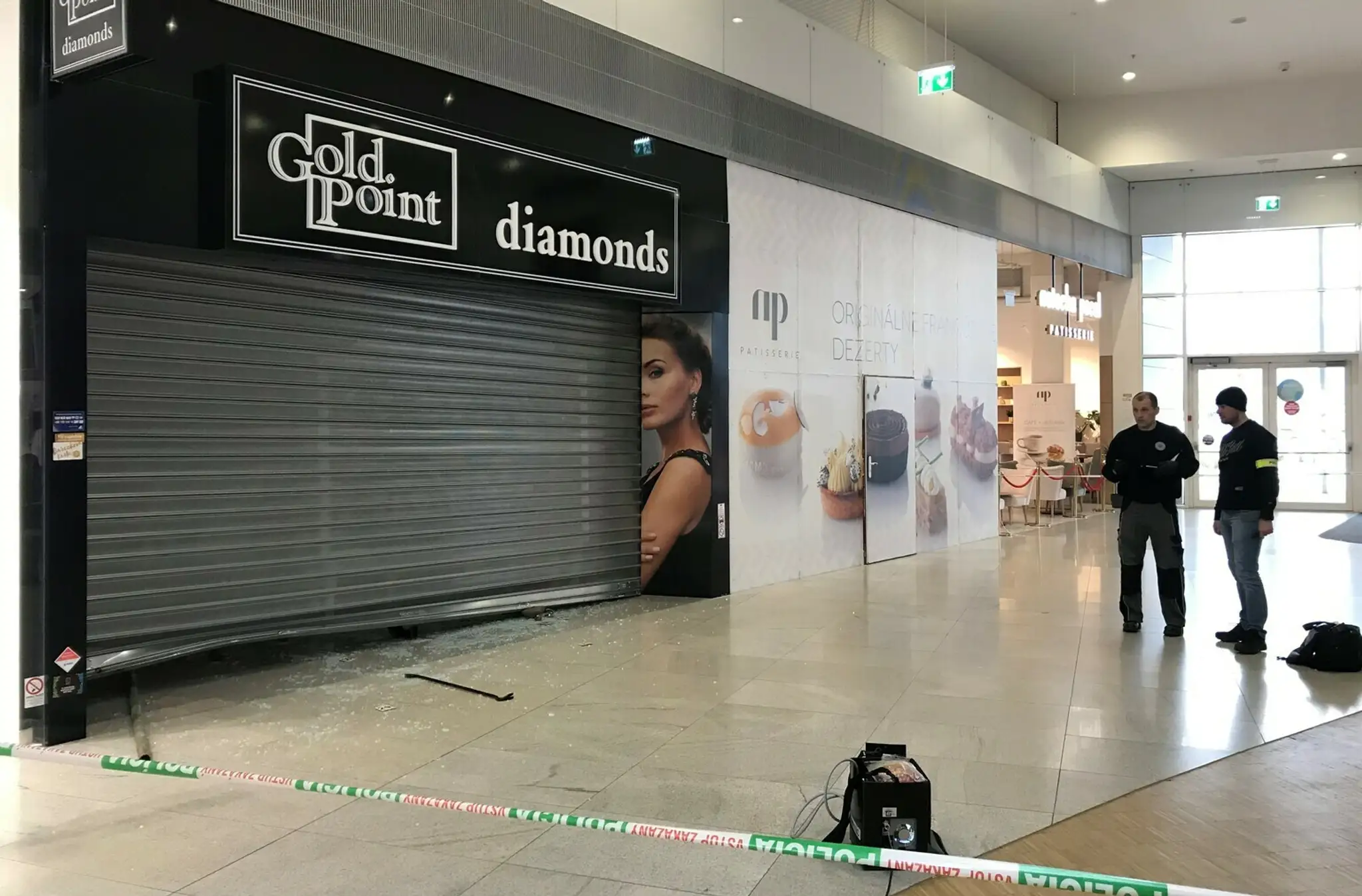 V Bory Mall vykradli zlatníctvo