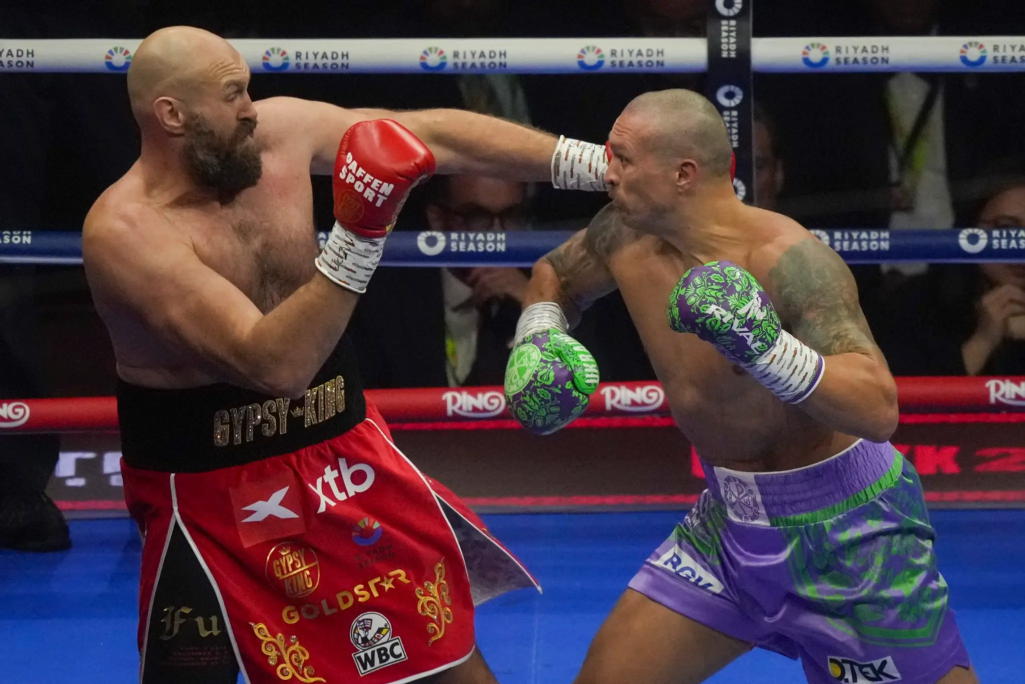 Sprava Oleksandr Usyk a Tyson Fury.