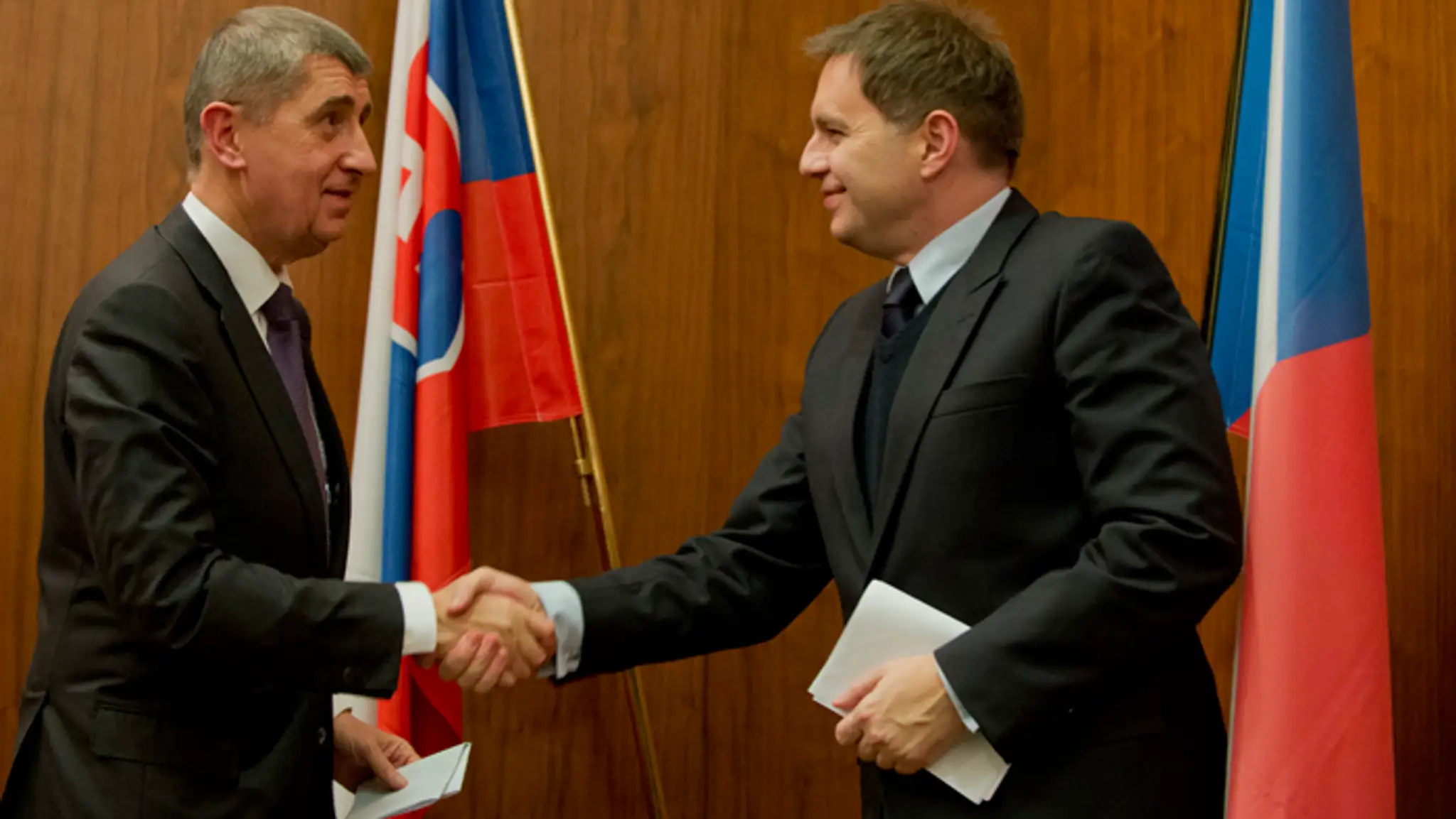 Andrej Babiš a Peter Kažimír na archívnej snímke.