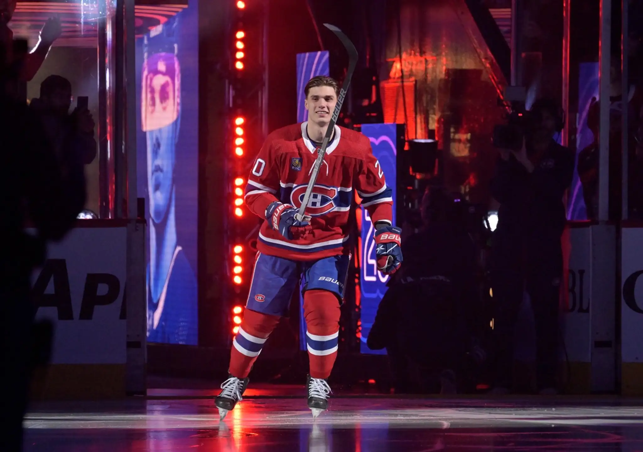 Juraj Slafkovský v premiére v NHL.