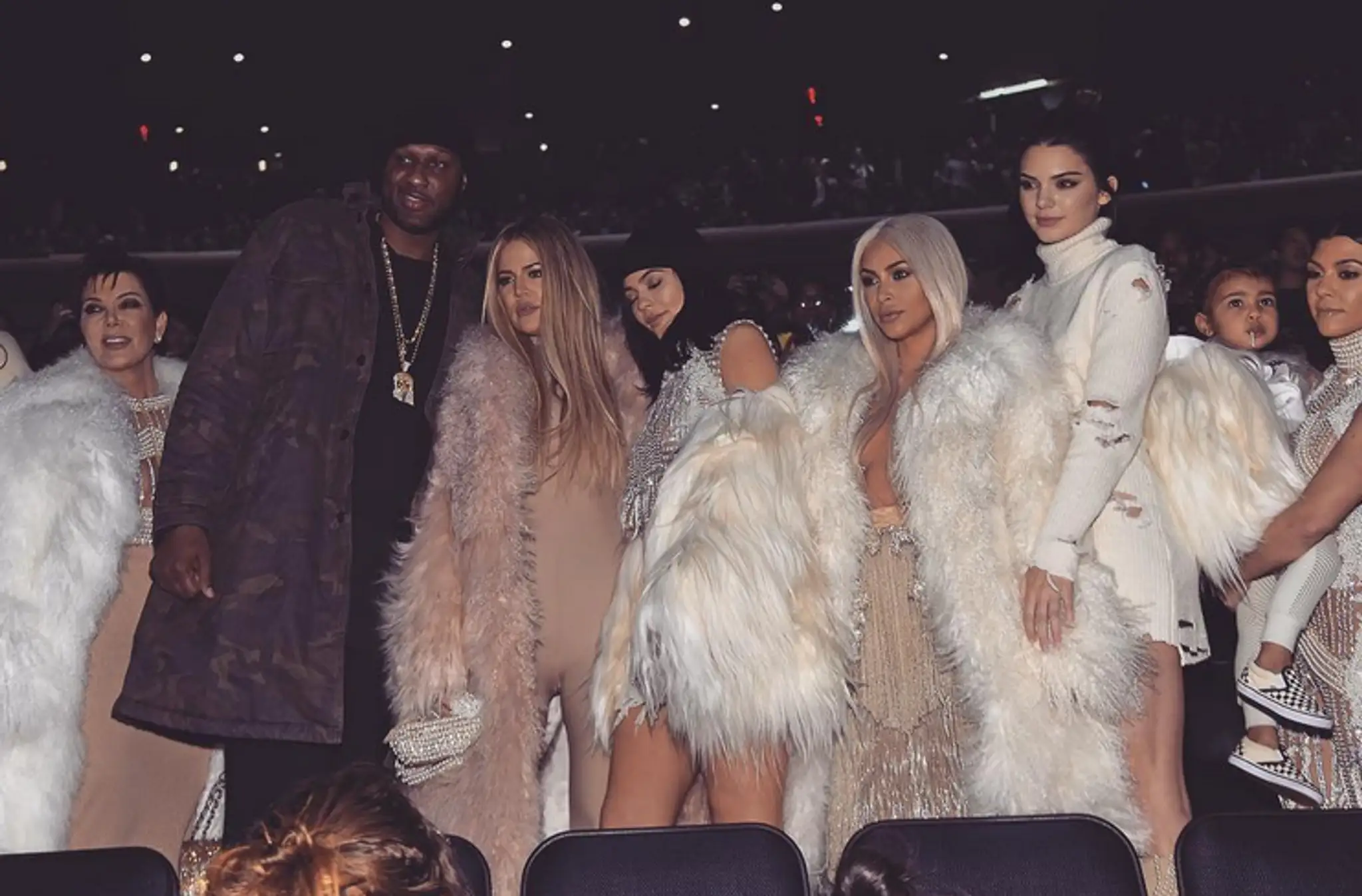 Kardashianky na šou Kanye Westa.