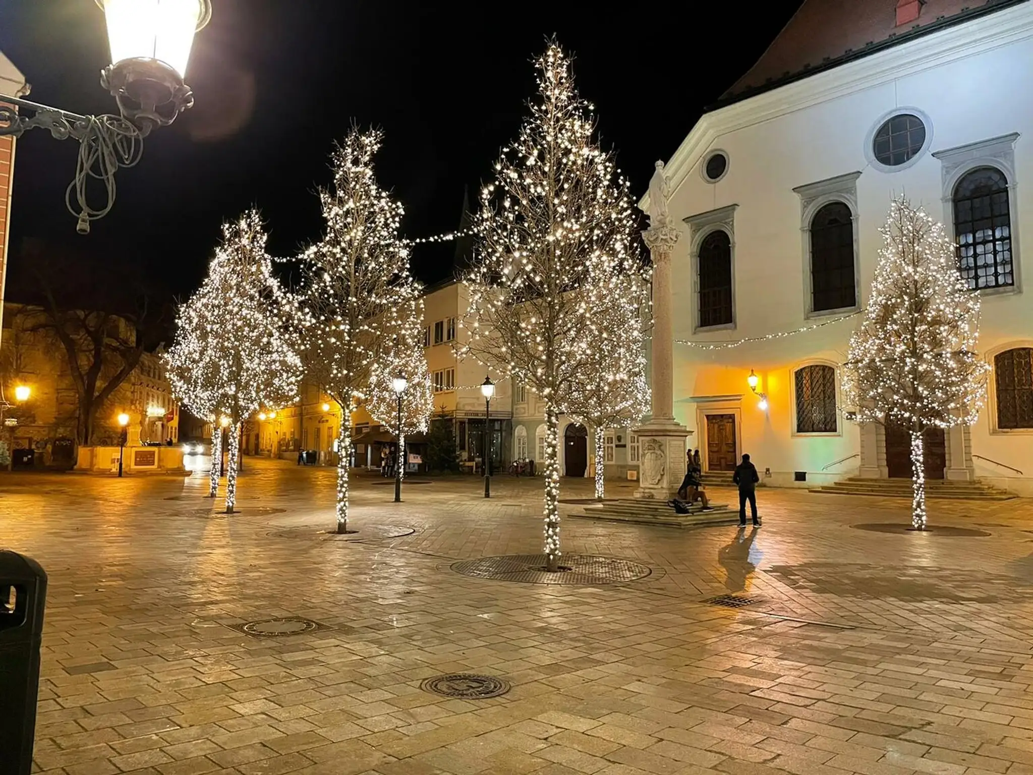 Františkánske námestie na Silvestra.