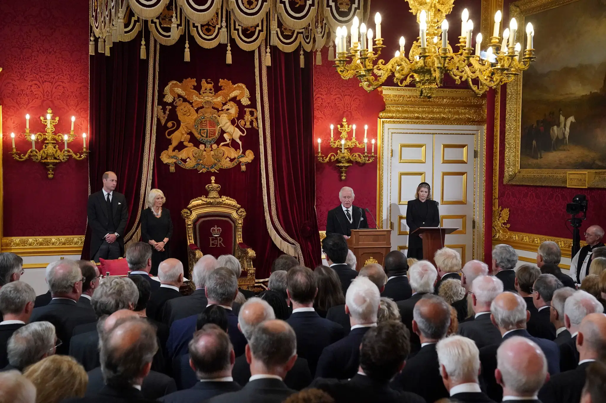 Británia: Karol III. sa oficiálne stal kráľom