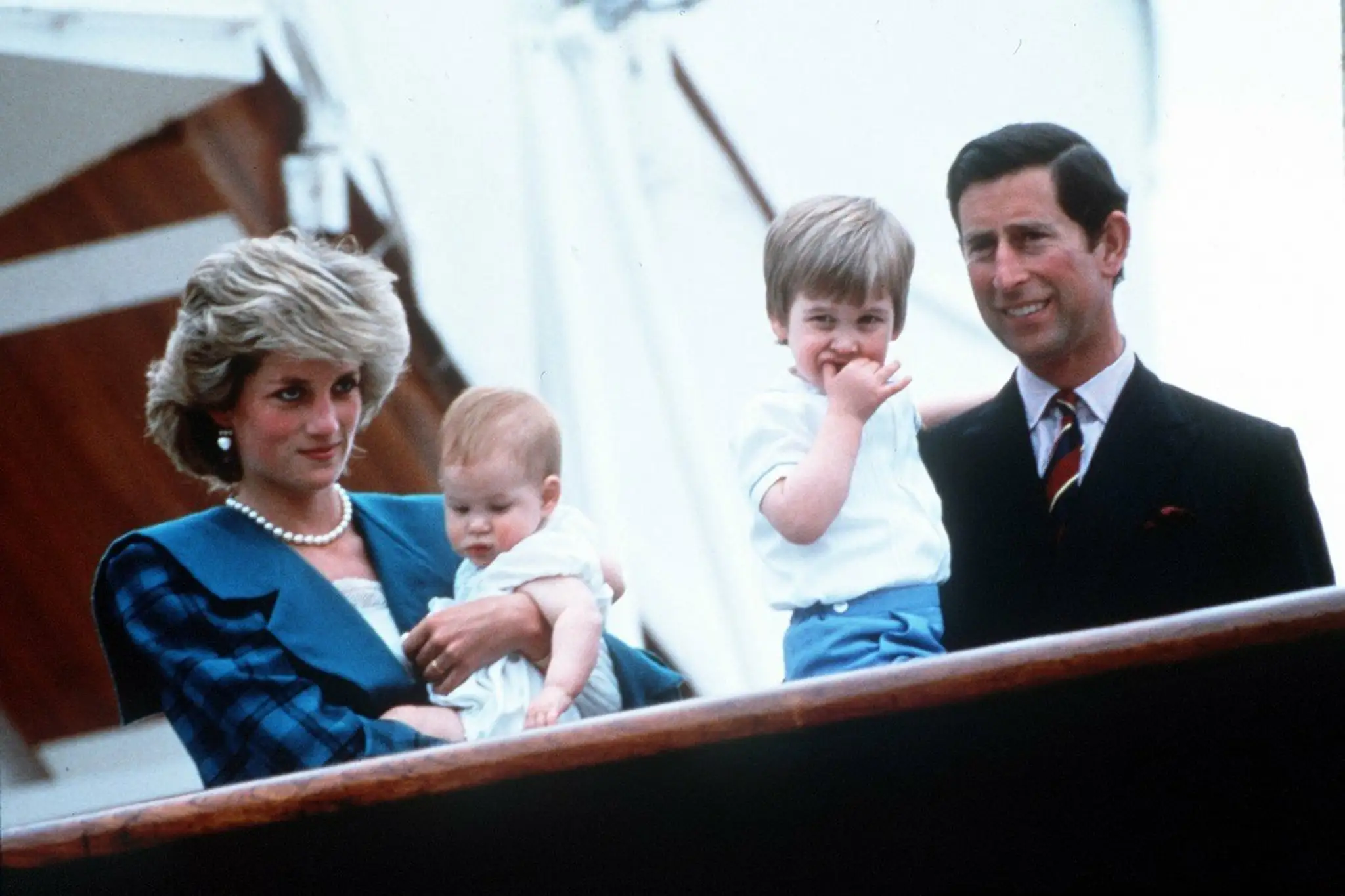 Diana s princom Charlesom a deťmi Williamom a Harrym