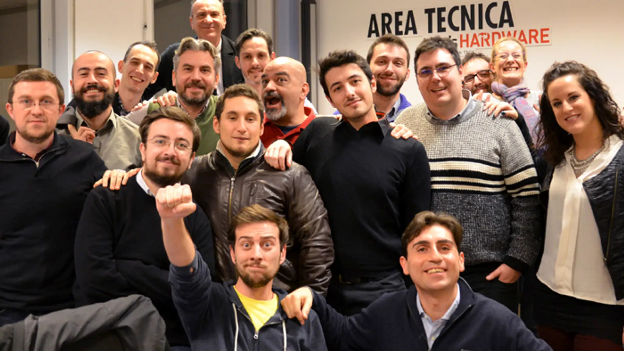 Jednou z barcelonských obetí je Talian Bruno Gulotta (tretí sprava v čiernom svetri).