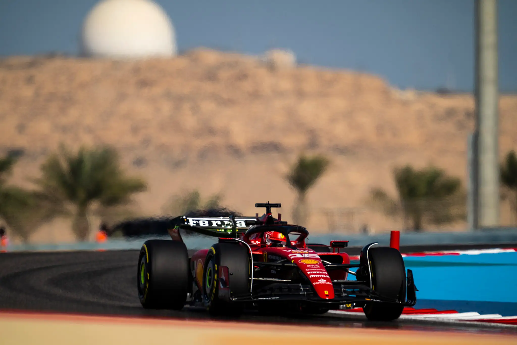 Monacký jazdec Charles Leclerc na Ferrari
