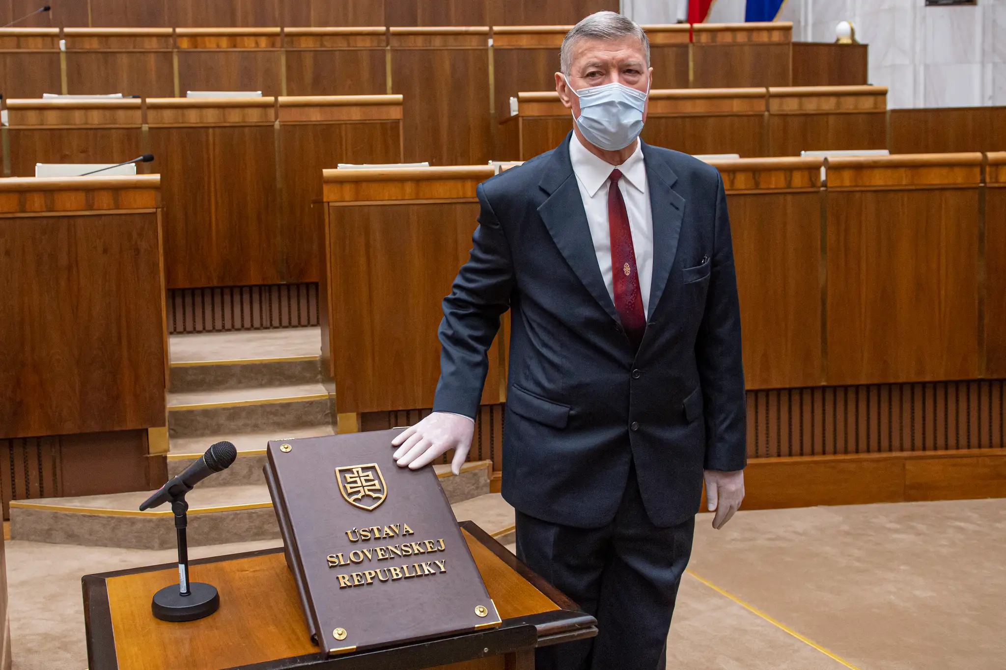 Ján Kerekréti (OĽaNO) skladá poslanecký sľub počas ustanovujúcej schôdze Národnej rady Slovenskej republiky