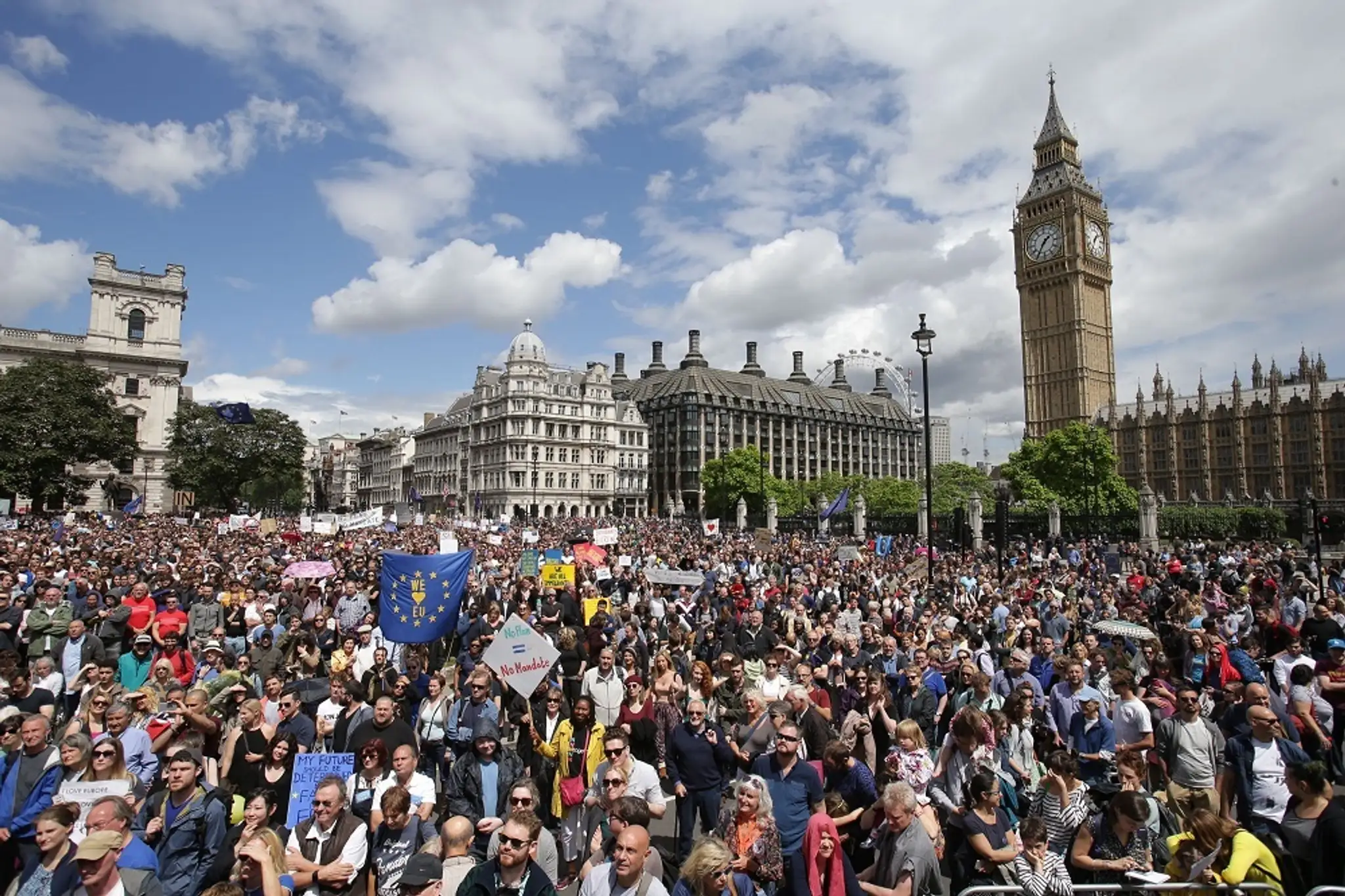Demonštrácia odporcov brexitu v Londýne.jpg