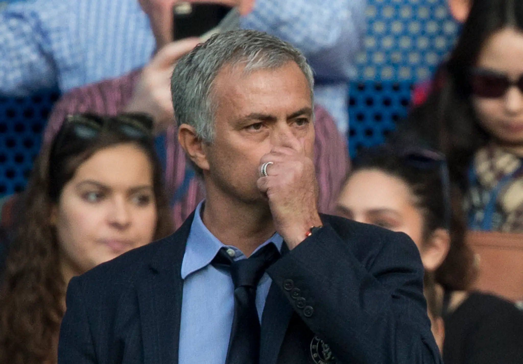 Pod Jose Mourinhom sa v Chelsea trase stoličke.