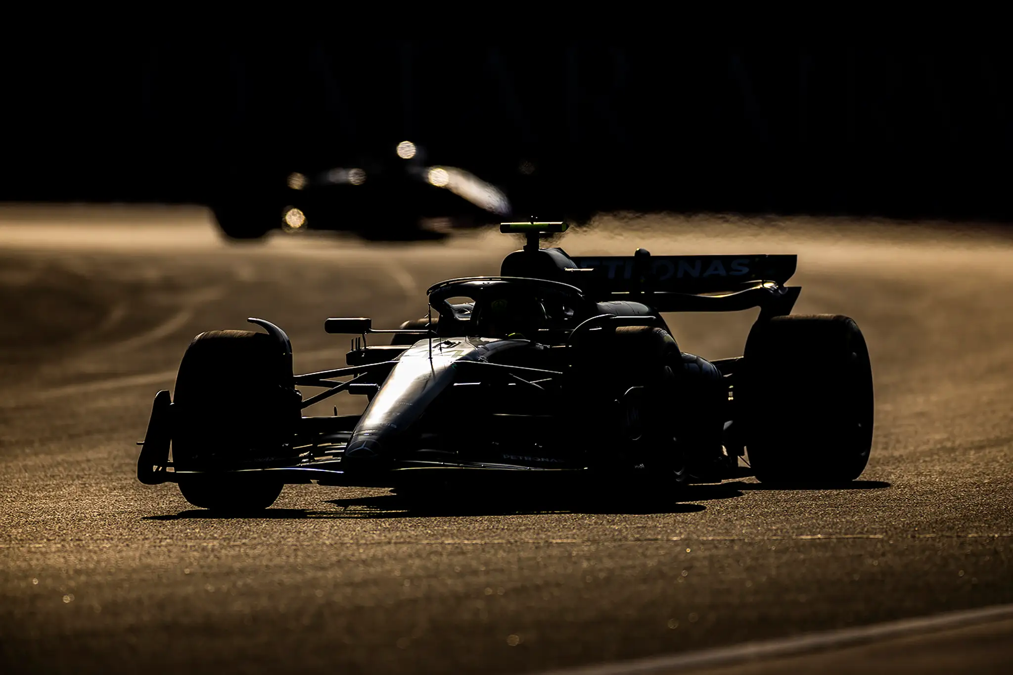 Britský pilot Lewis Hamilton na okruhu v Maďarsku.