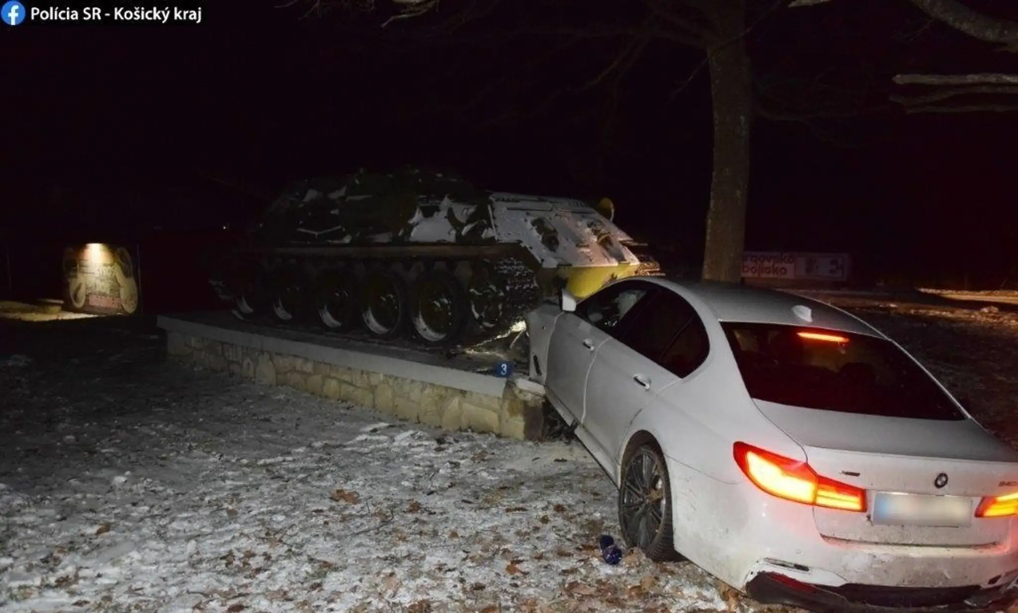 BMW a tank.