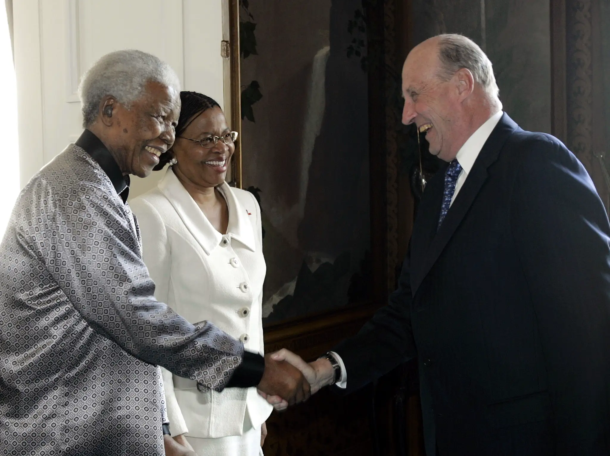 Nórsky kráľ Harald V., Nelson Mandela a jeho manželka Graca Machelová