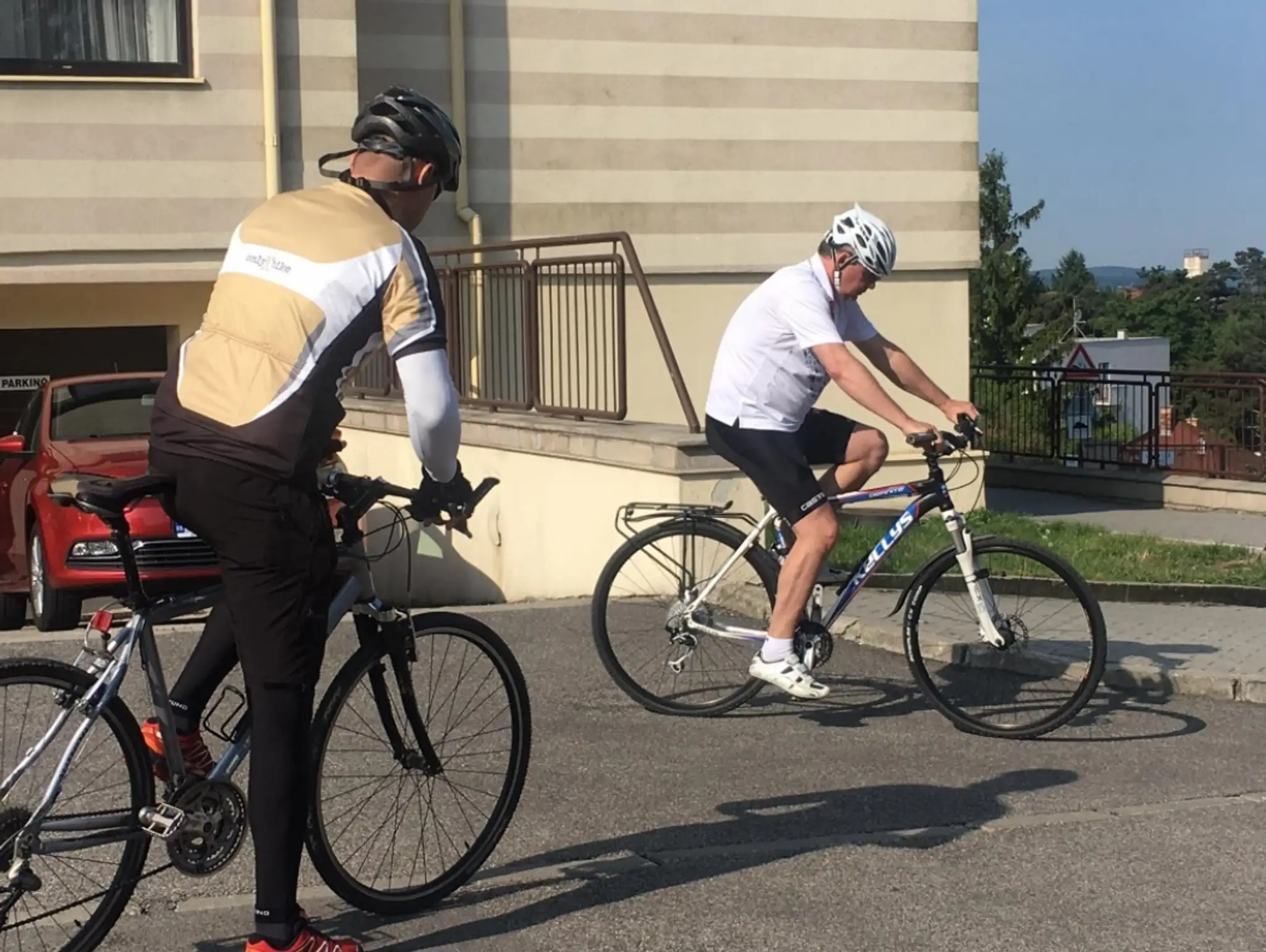 Do práce na bicykli.