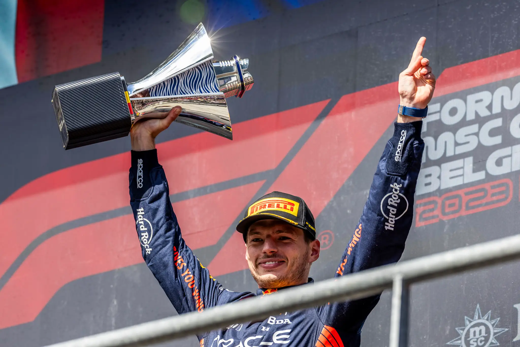 Max Verstappen opäť prvý.