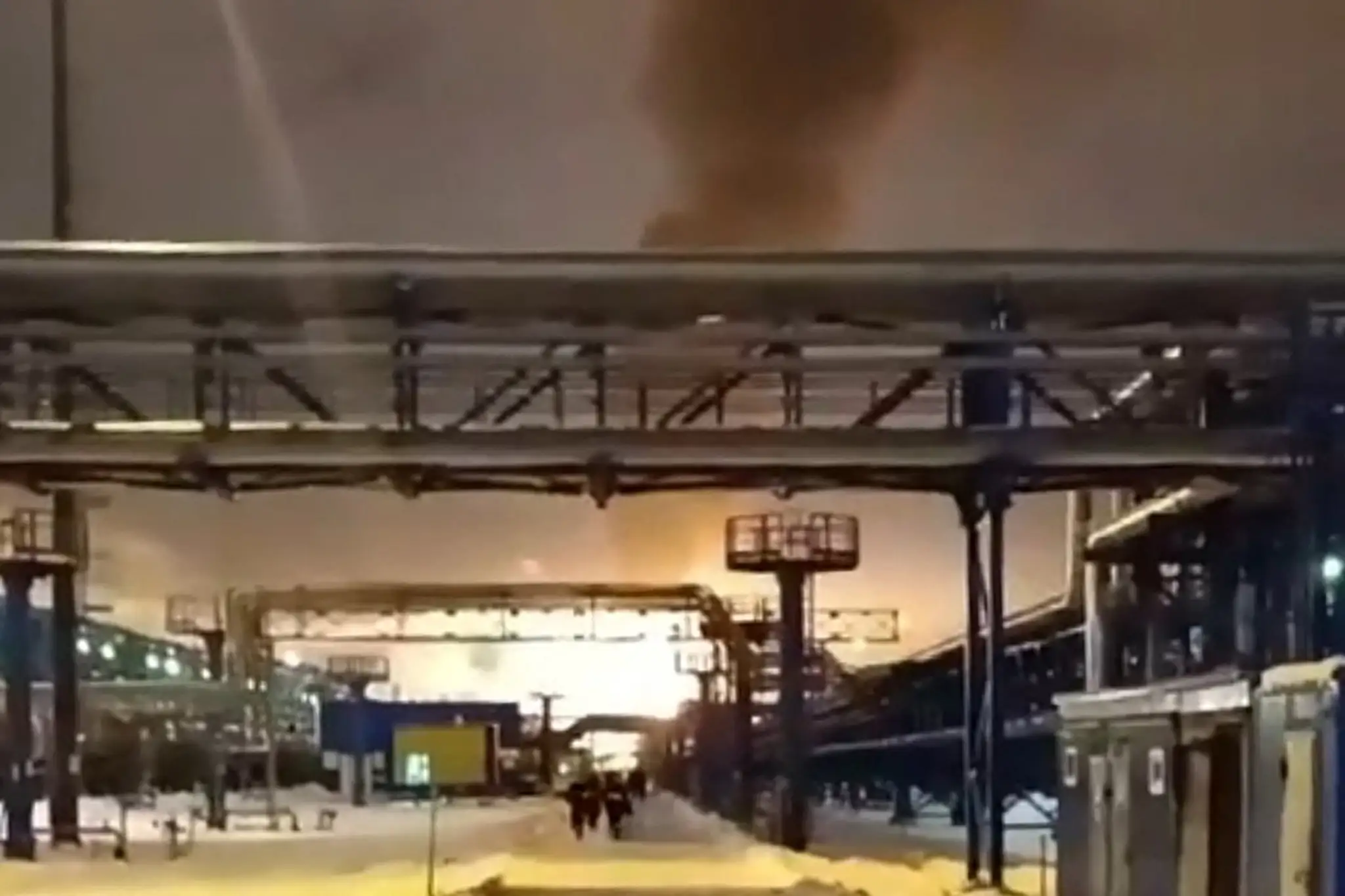 Požiar terminálu pri Petrohrade