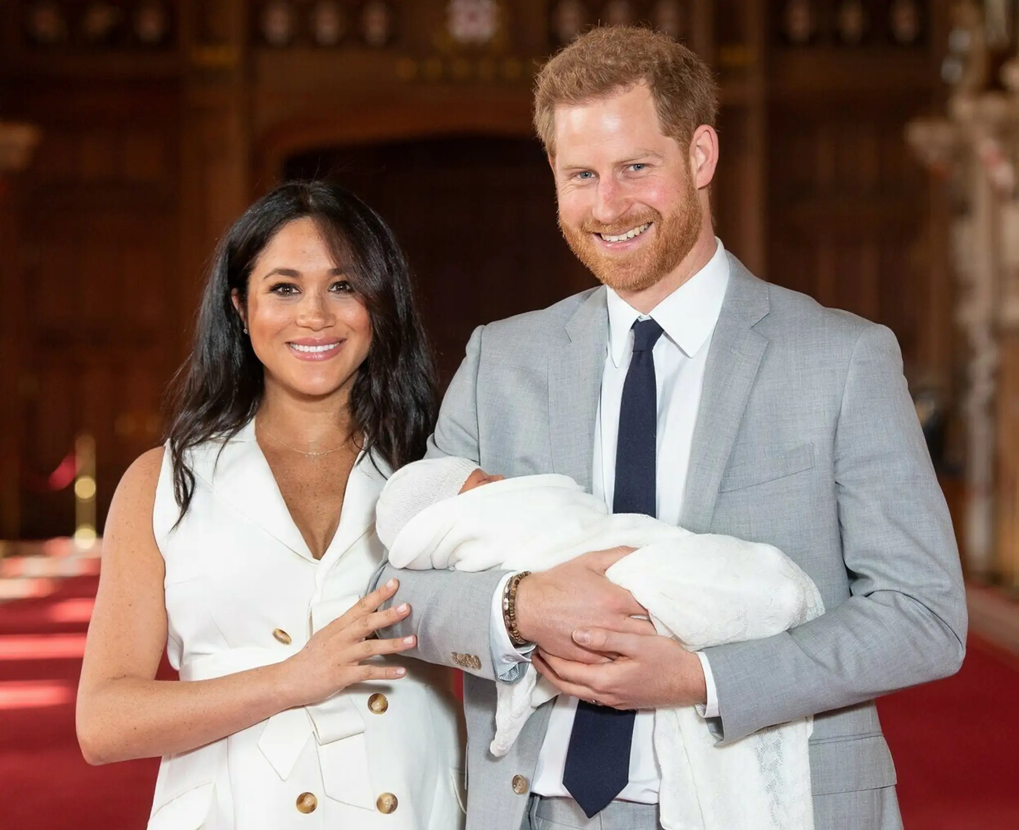 Meghan Markle a princ William prvýkrát ukázali syna Archieho