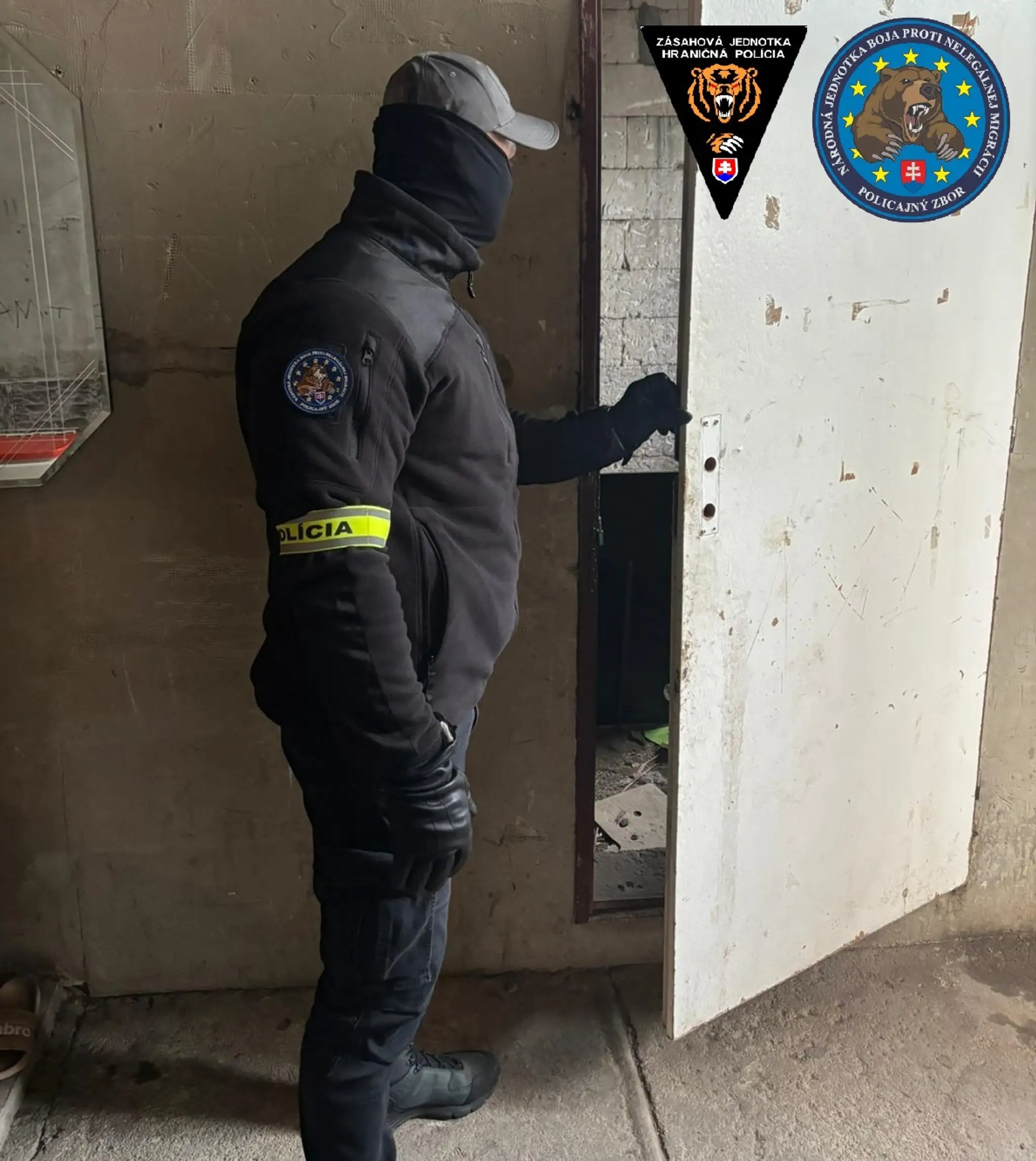 Snímky, ktoré zverejnila polícia.