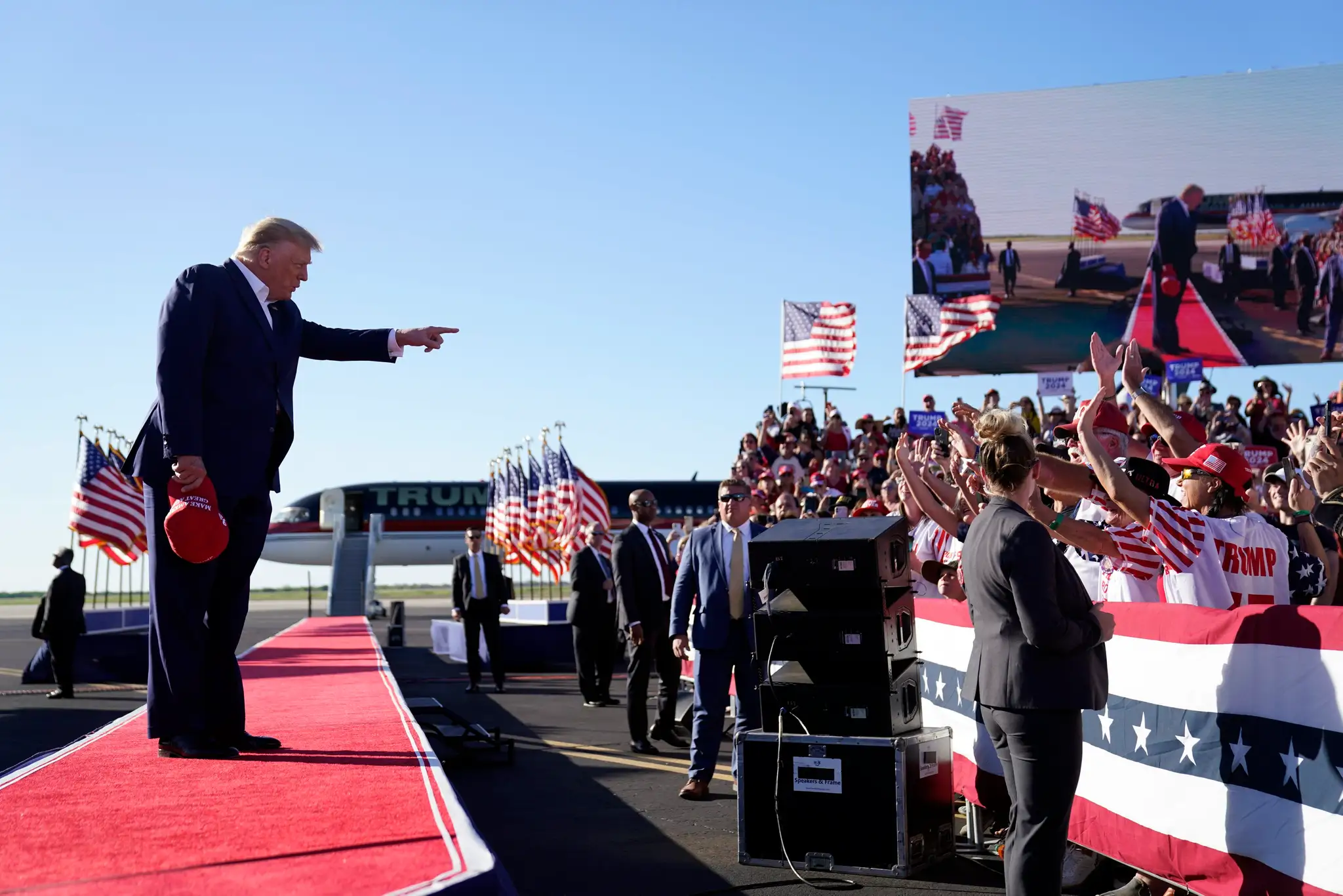 Donald Trump počas svojho prvého stretnutia v rámci kampane pred prezidentskými voľbami 2024.