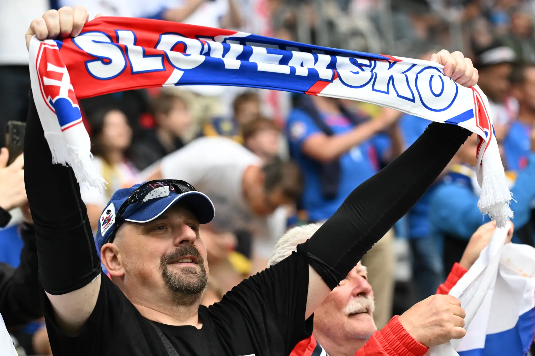 Slovenskí fanúšikovia na zápase s Ukrajinou
