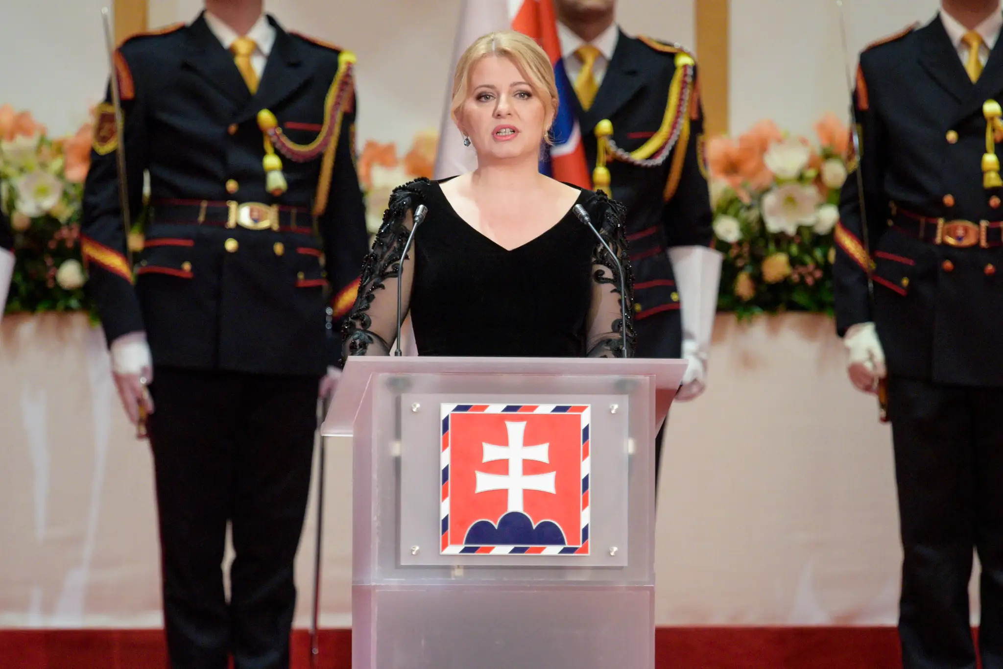 Prezidentka udeľovala štátne vyznamenania.