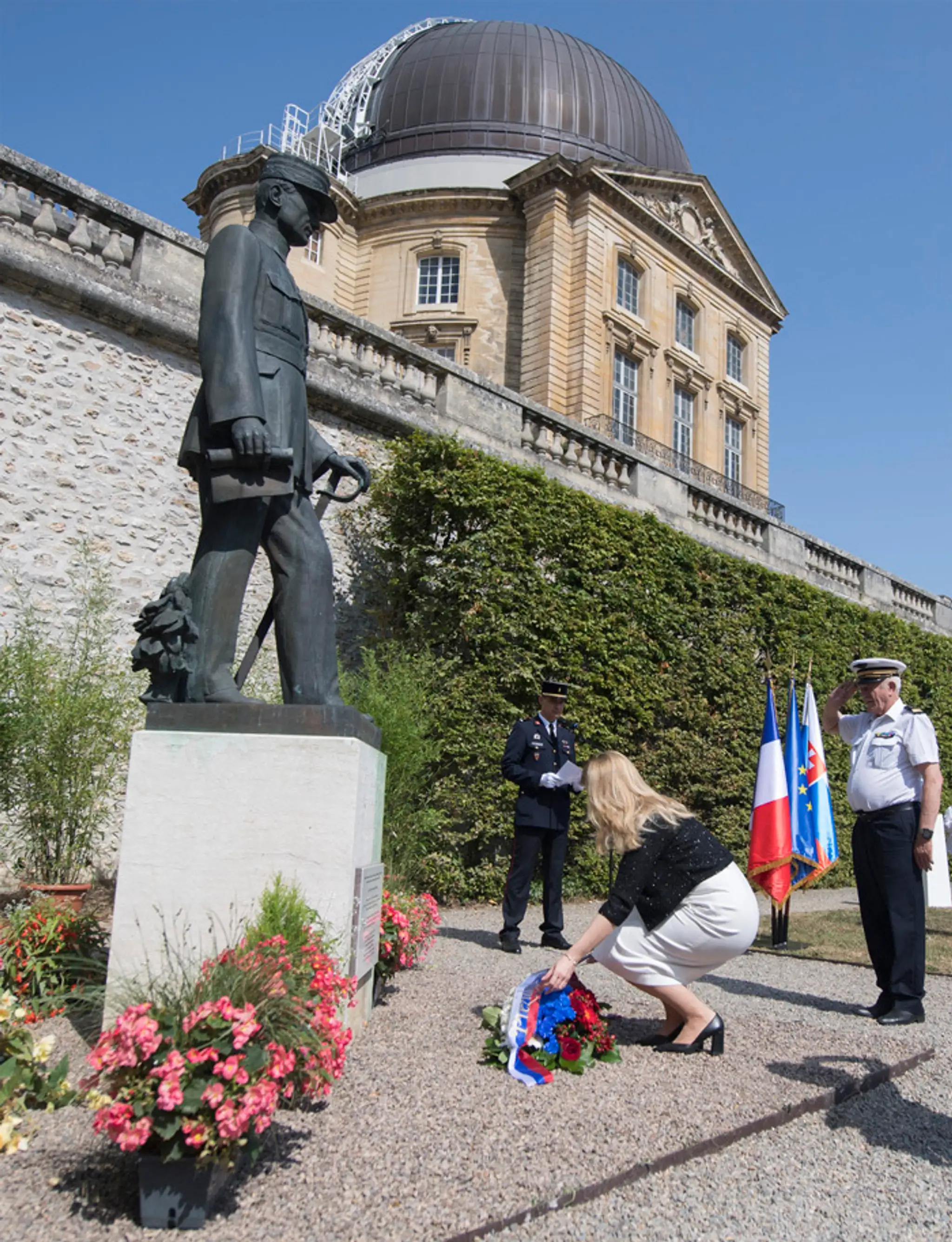Socha generála Milana Rastislava Štefánika pri observatóriu v Meudon v Paríži.