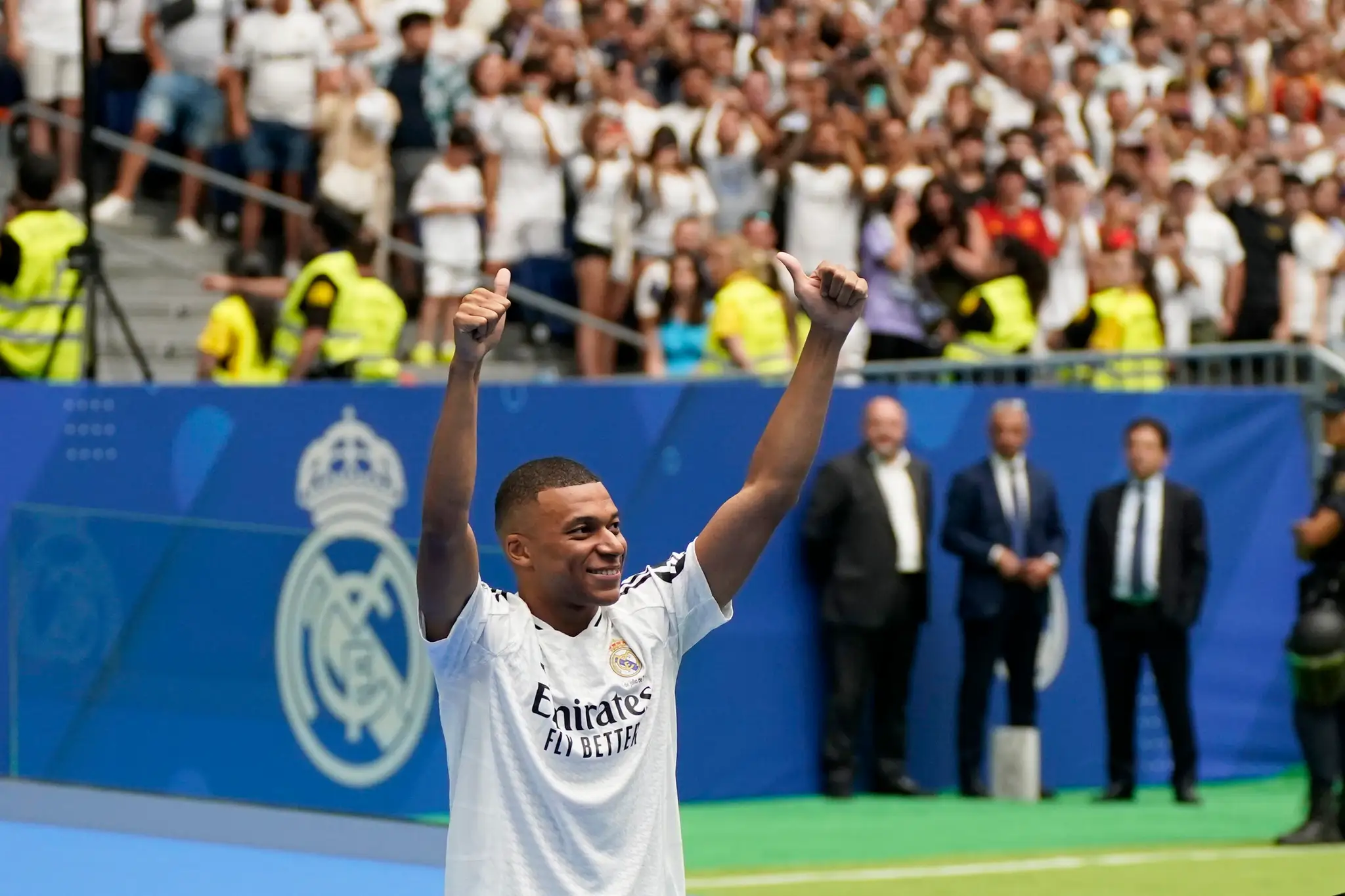 Kyliana Mbappého v Madride vítali plné tribúny.