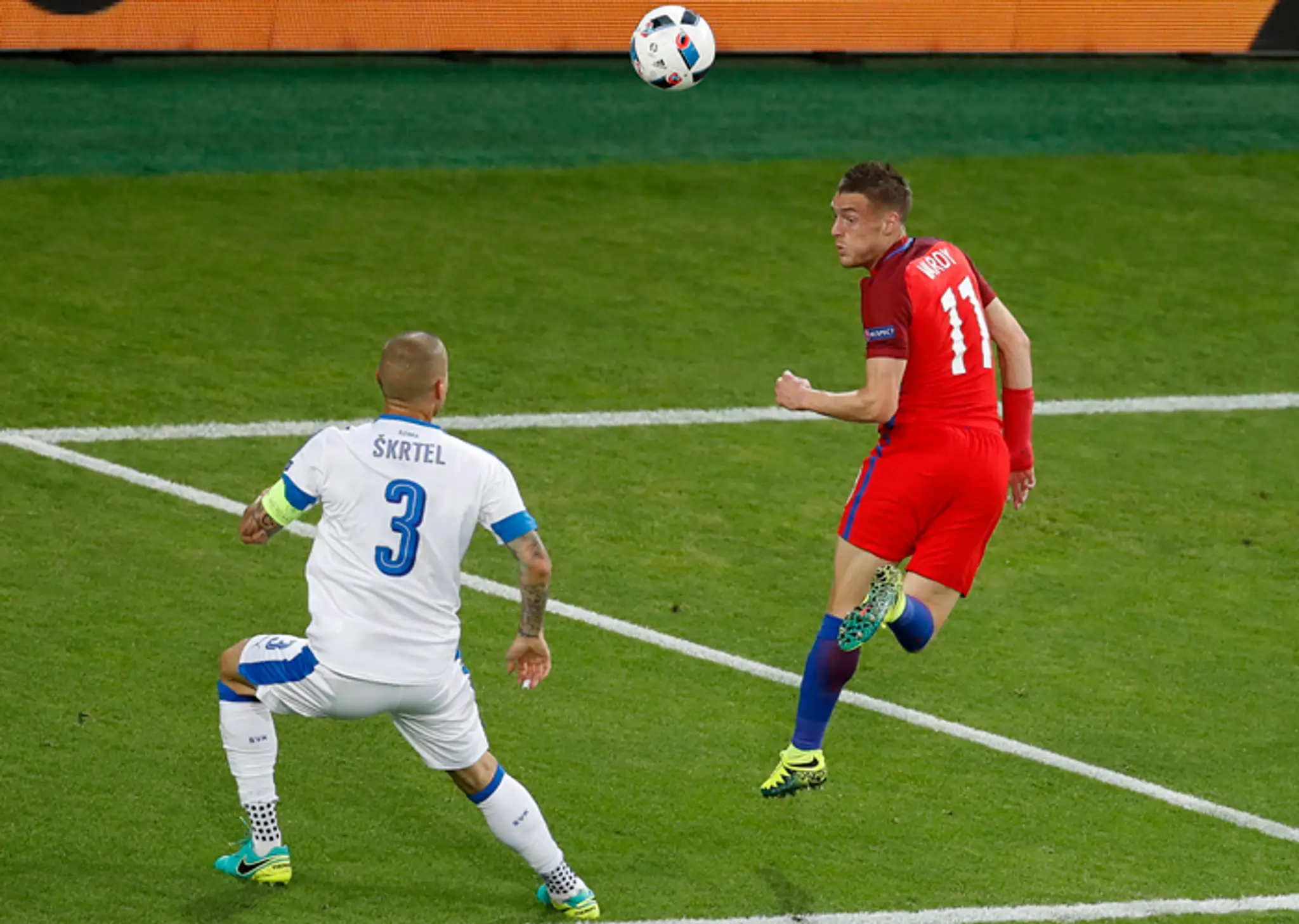 Martin Škrtel a Jamie Vardy.