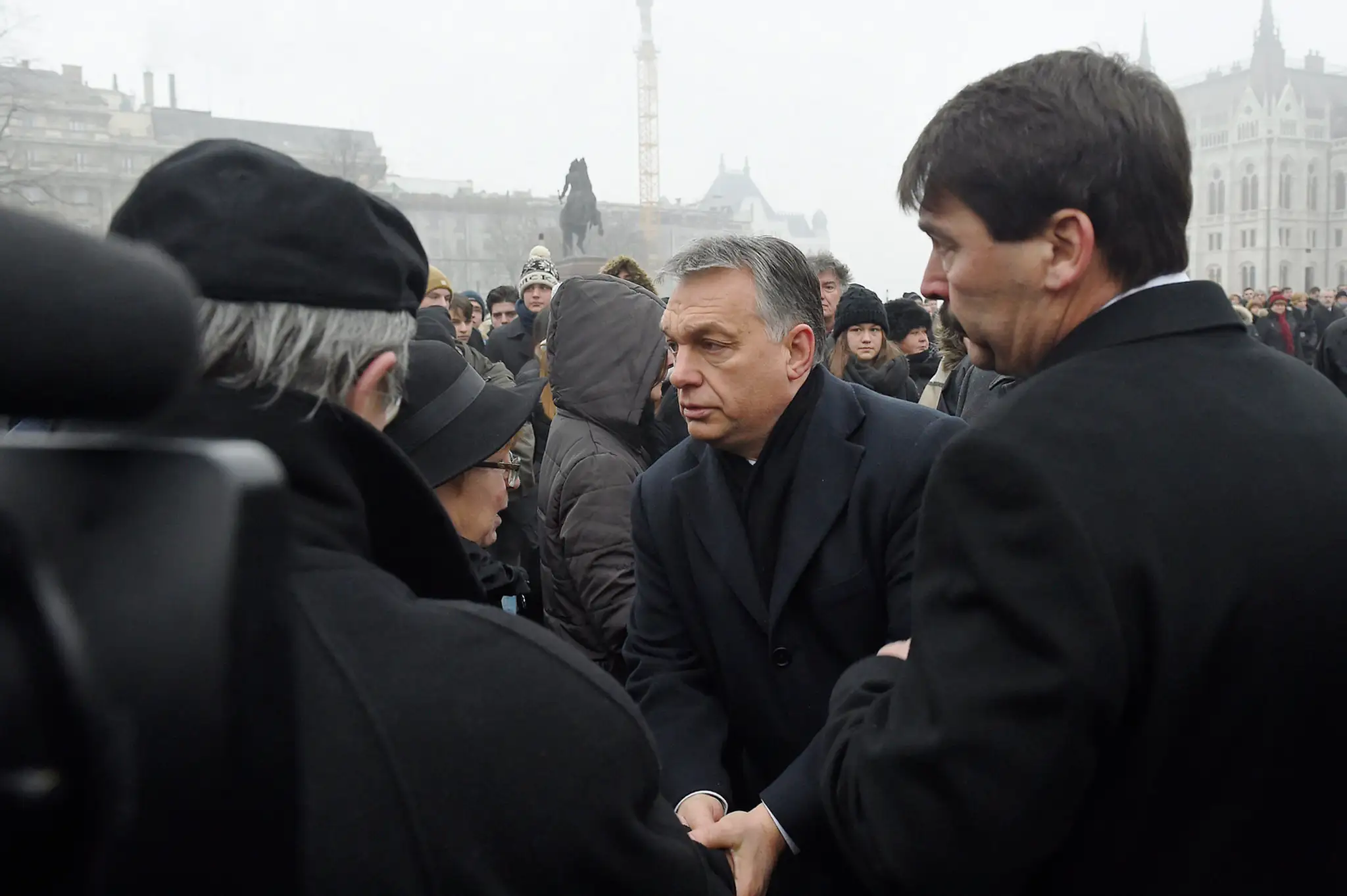 Maďarský prezident János Áde a premiér Viktor Orbán vyjadrujú úprimnu sústrasť.