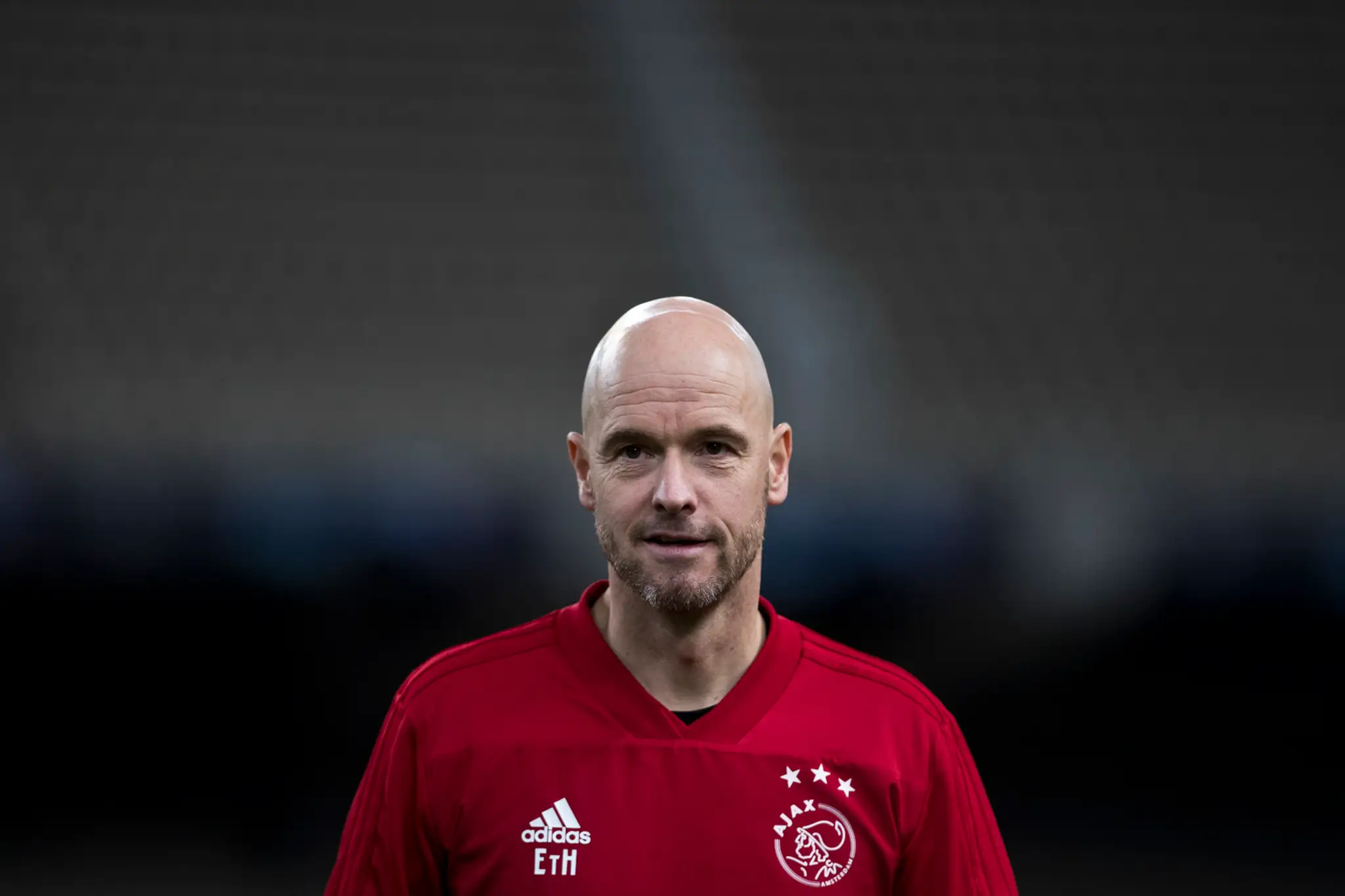 Kouč Ajaxu Erik Ten Hag na tréningu pred zápasom LM na pôde AEK Atény.