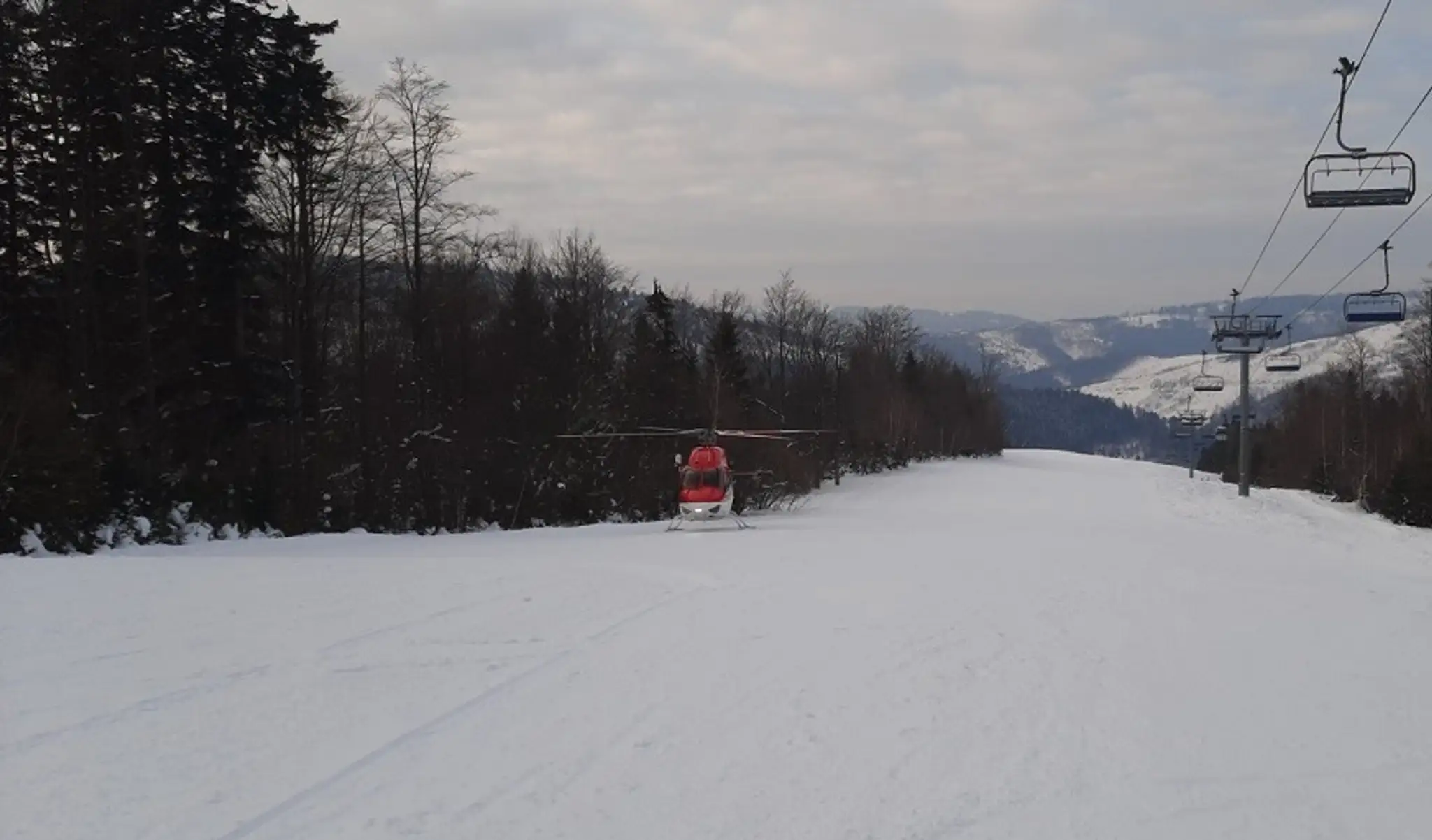 Vrtuľník na mieste nešťastia.