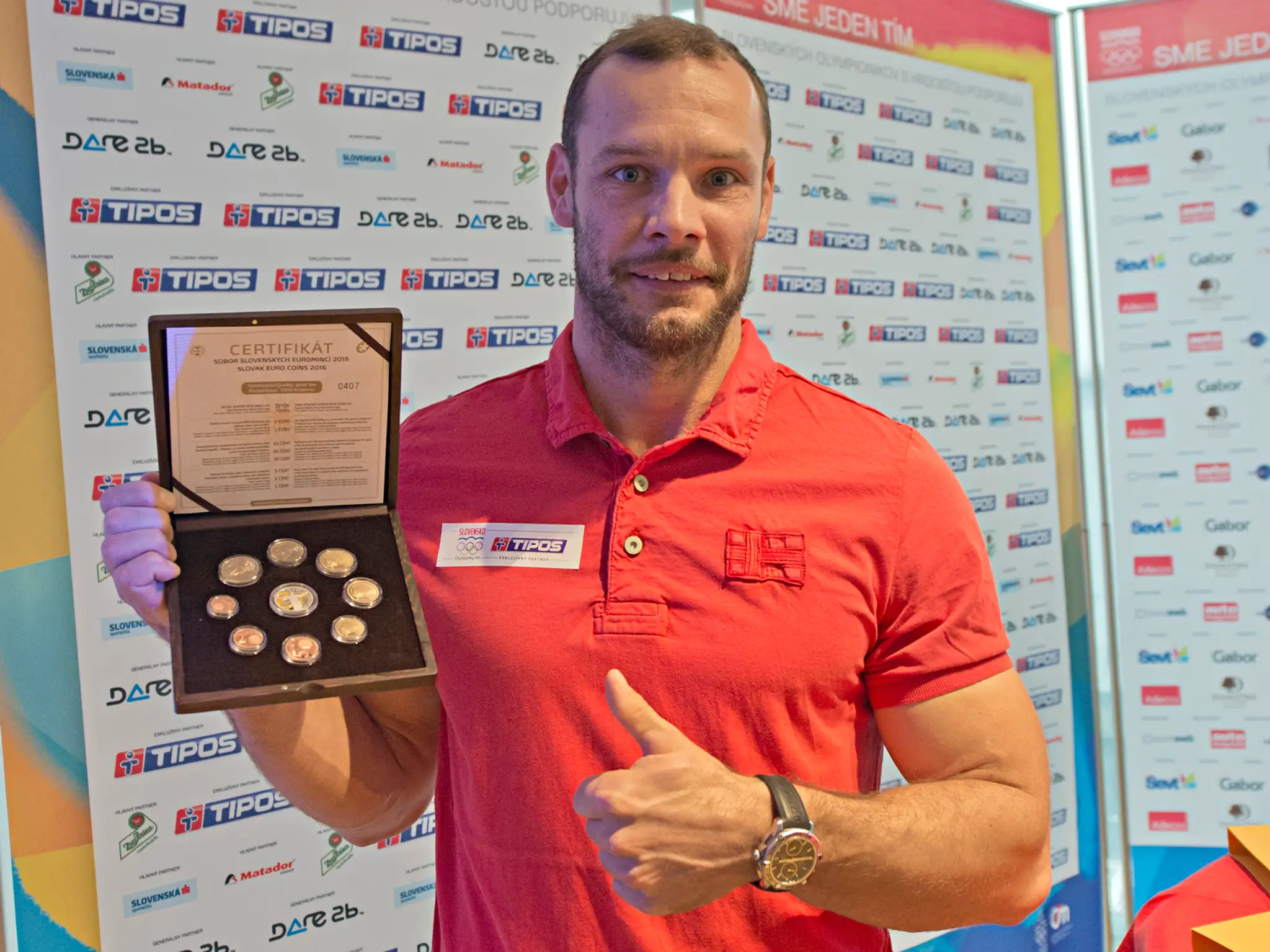 Na snímke slovenský reprezentant v rýchlostnej kanoistike Juraj Tarr počas prezentácie kolekcie slovenských euromincí k OH 2016