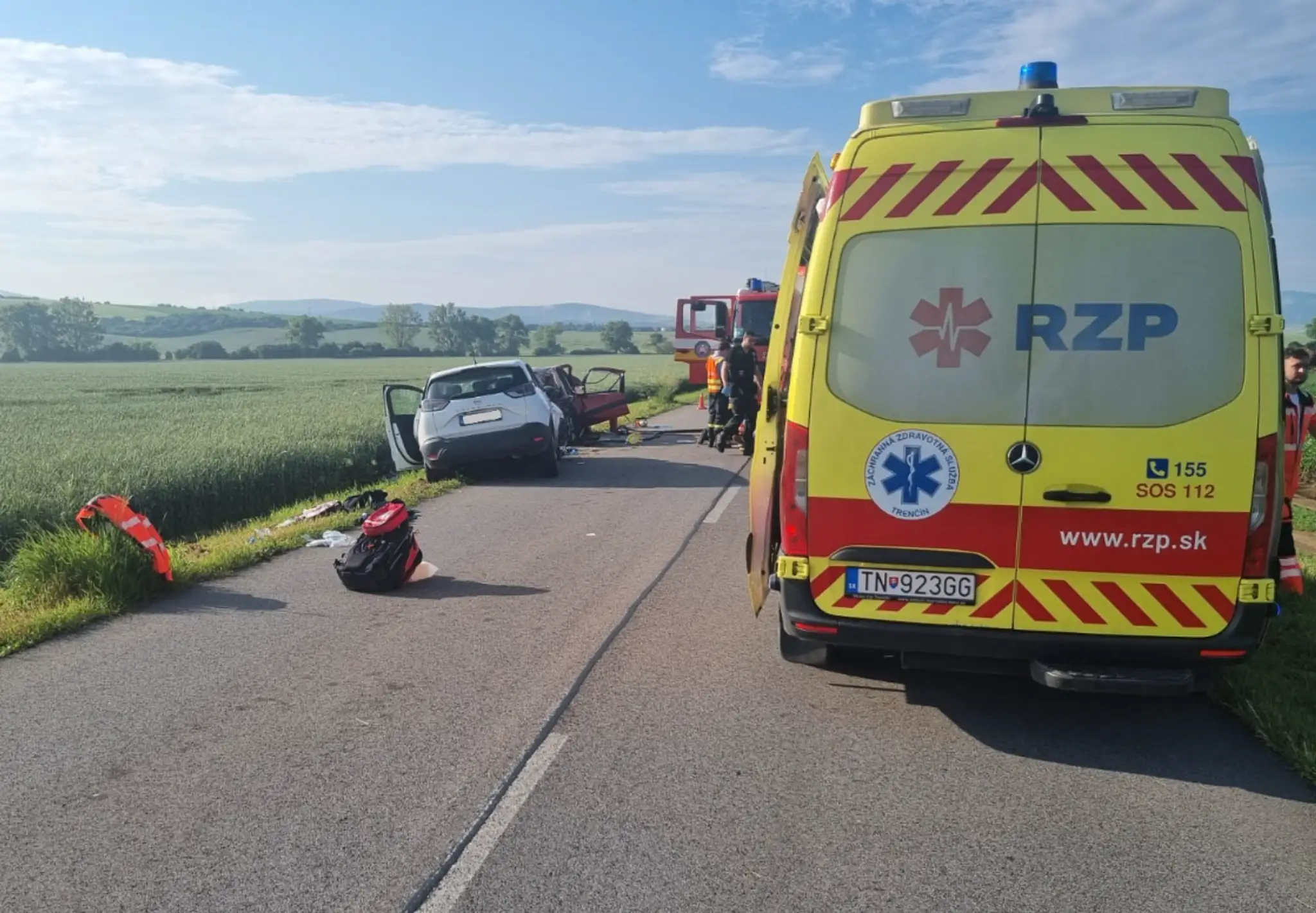 Vážna nehoda medzi Ostraticami a Žabokrekmi nad Nitrou.
