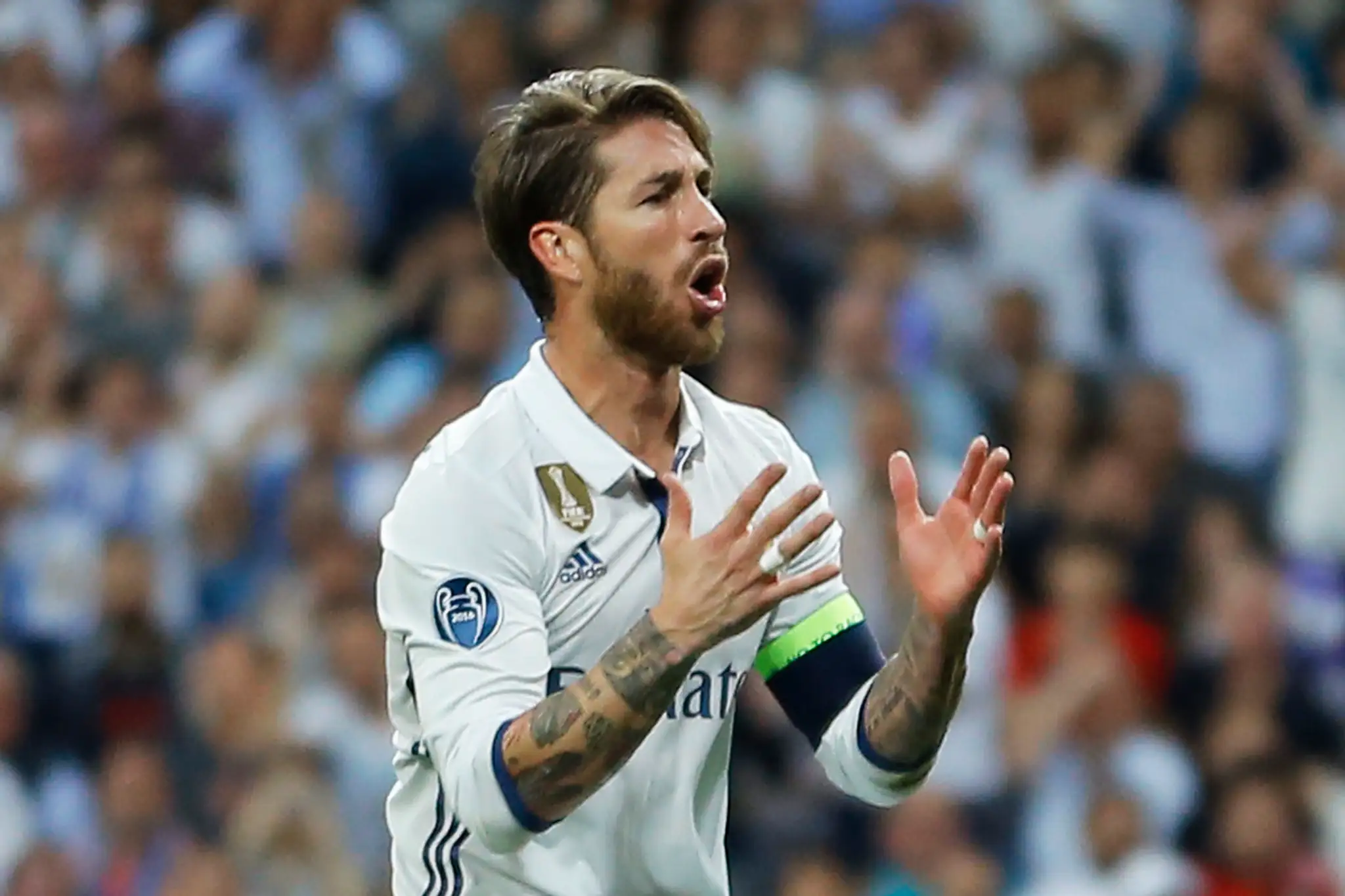 Kapitán Realu Sergio Ramos si spytuje svedomie v odvete štvrťfinále LM proti Bayernu.
