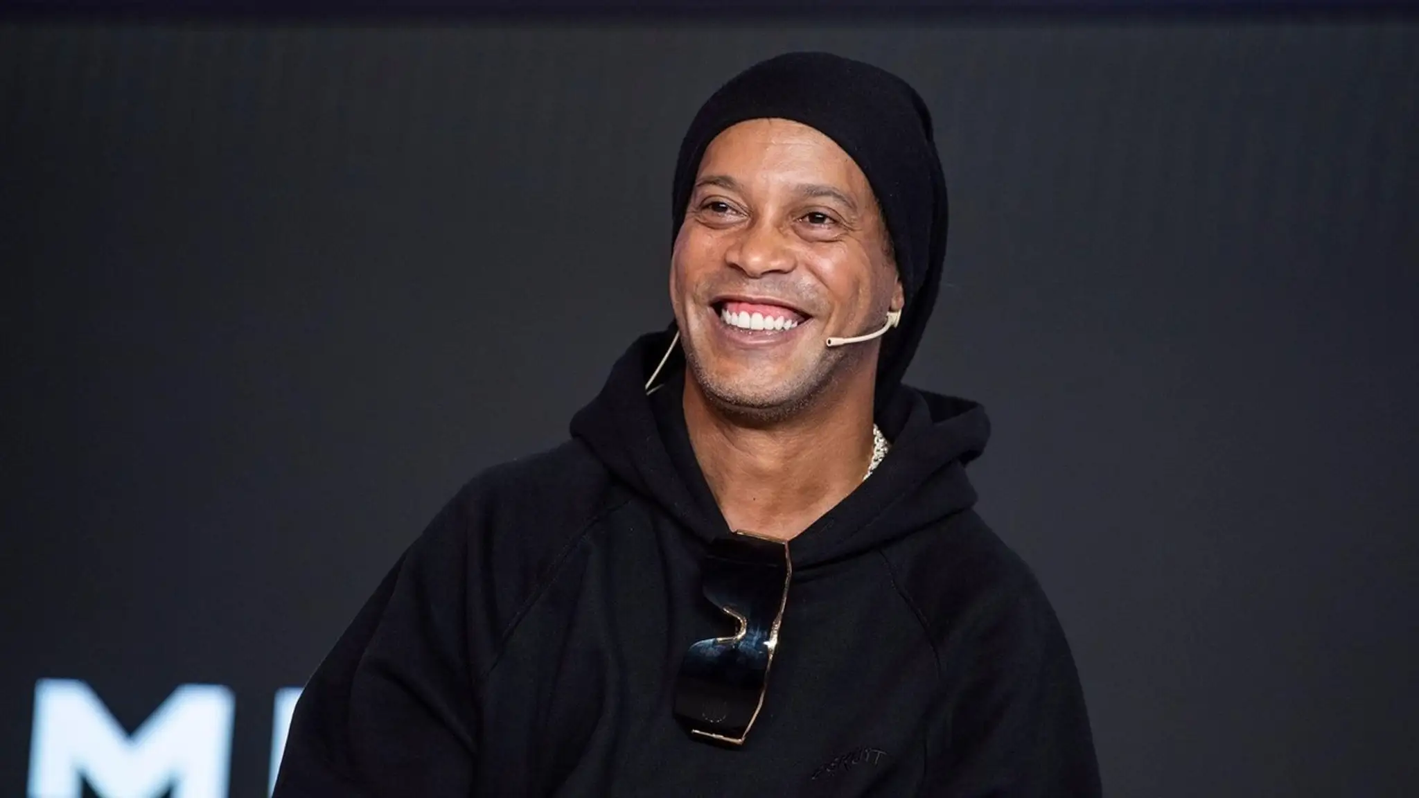 Ronaldinho (cropped)