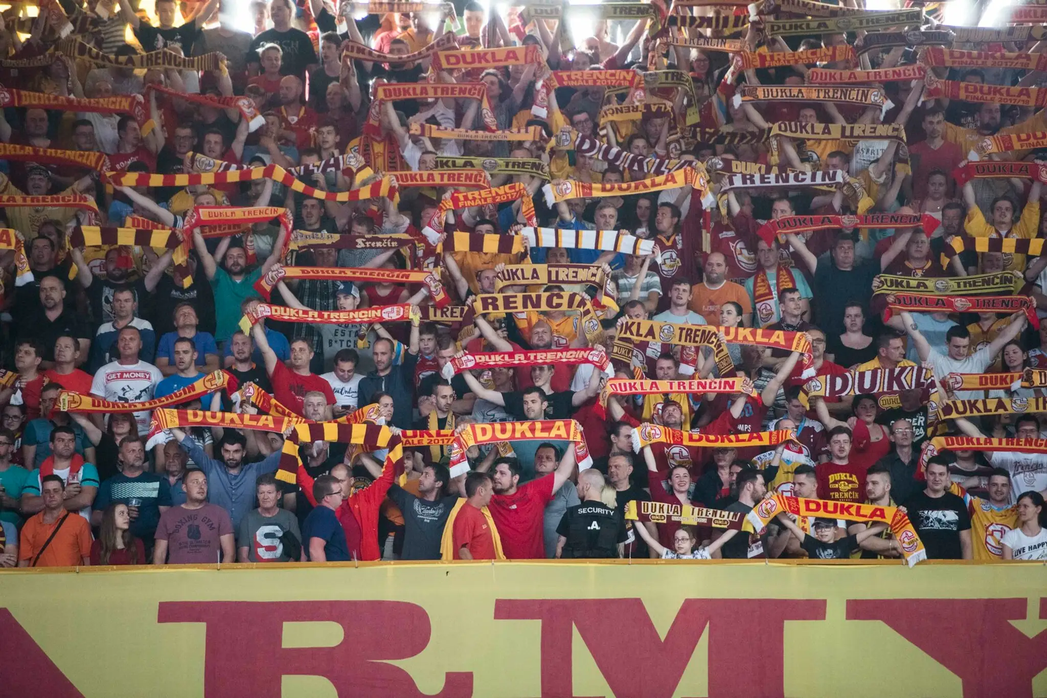 Na snímke fanúšikovia počas finále play off Tipsport ligy.