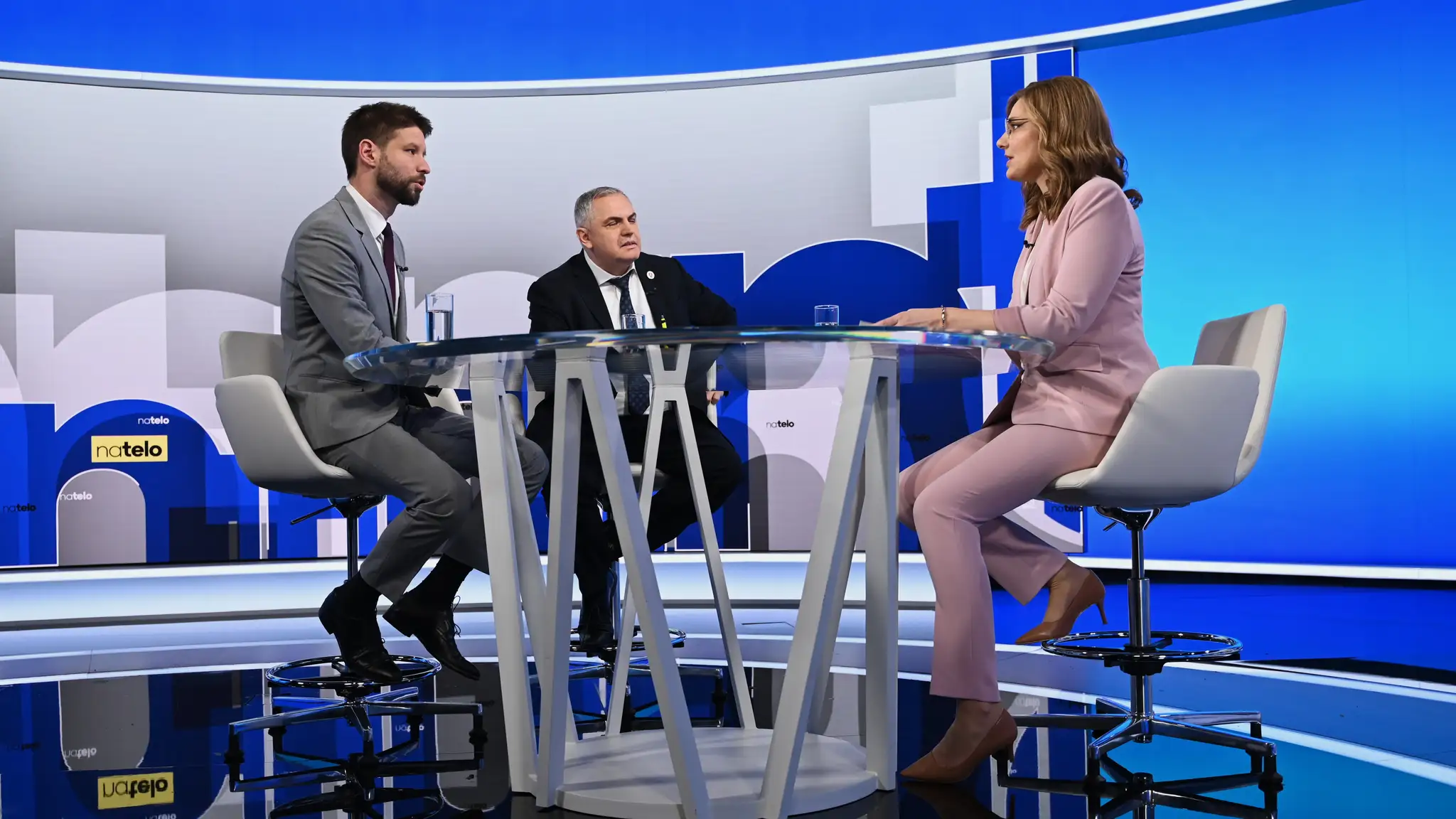 Hosťami relácie Na telo boli Michal Šimečka a Roman Michelko.
