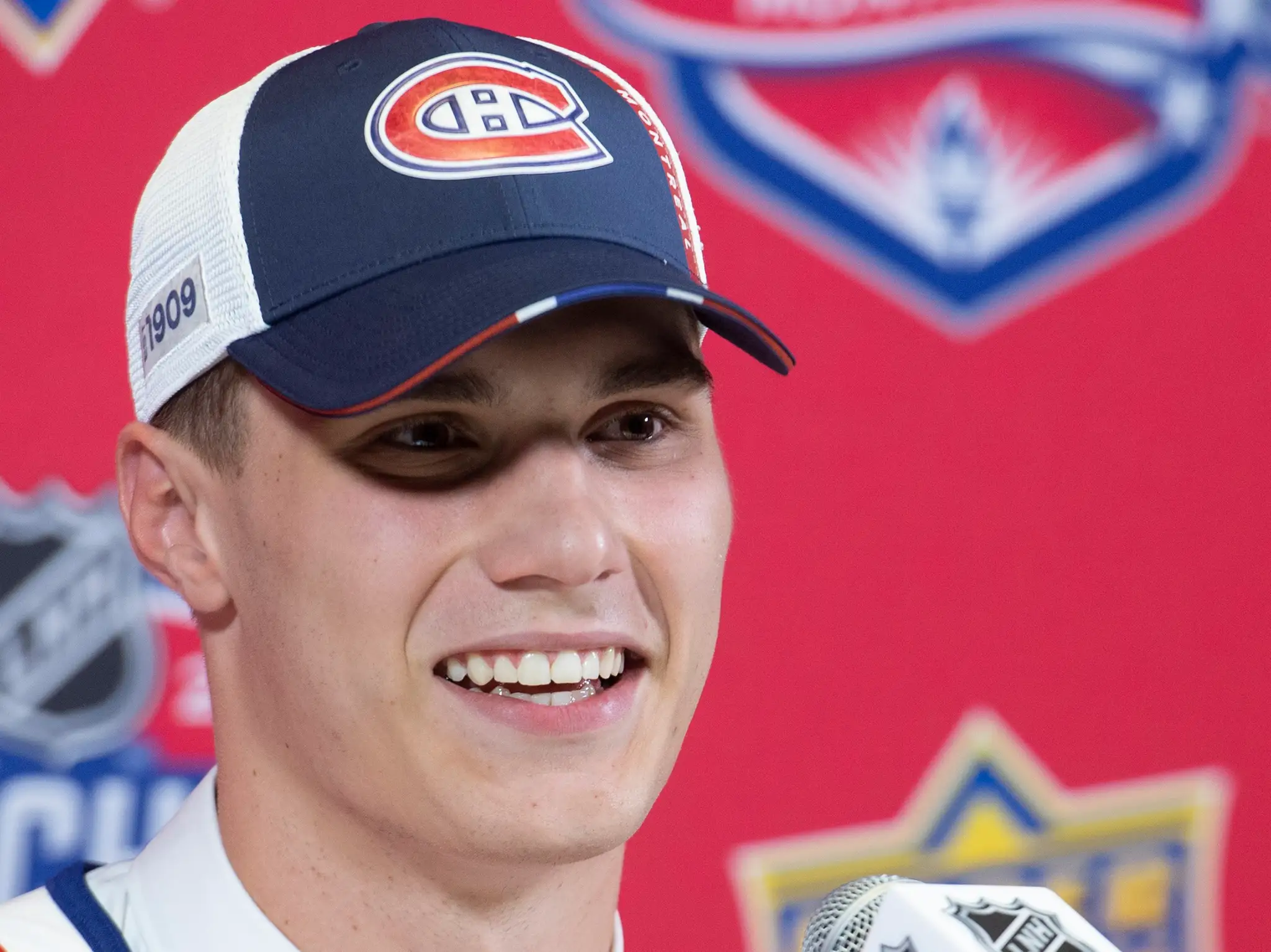 Juraj Slafkovský na tlačovej konferencii po tom, ako sa stal jednotkou draftu NHL 2022.