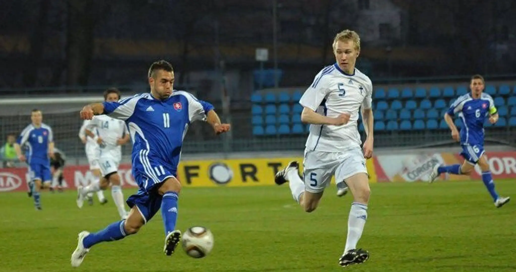 Za U16 reprezentoval v trinástich, za U21 v osemnástich.