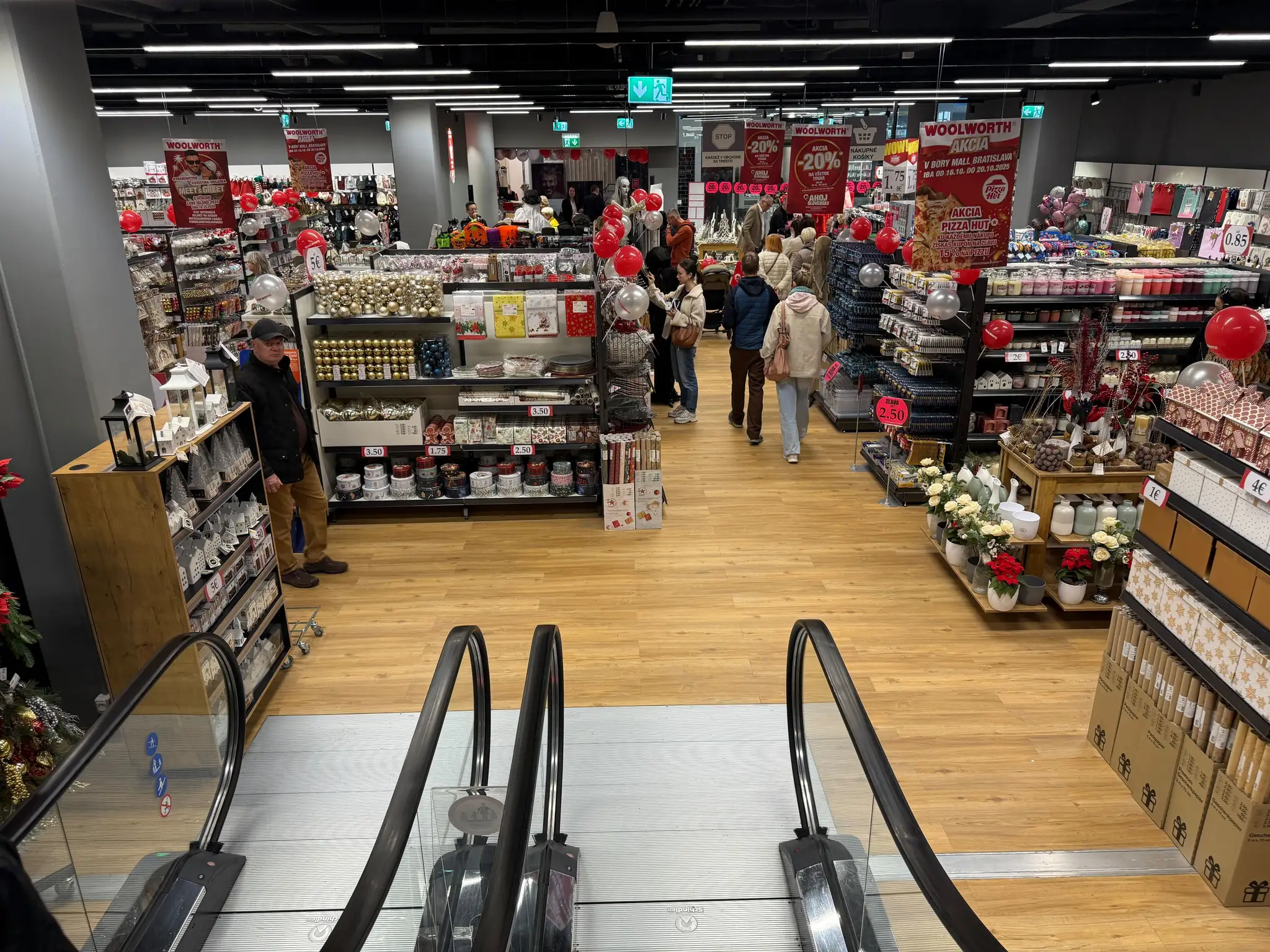 Woolworth otvoril na Slovenku prvú predajňu (4)