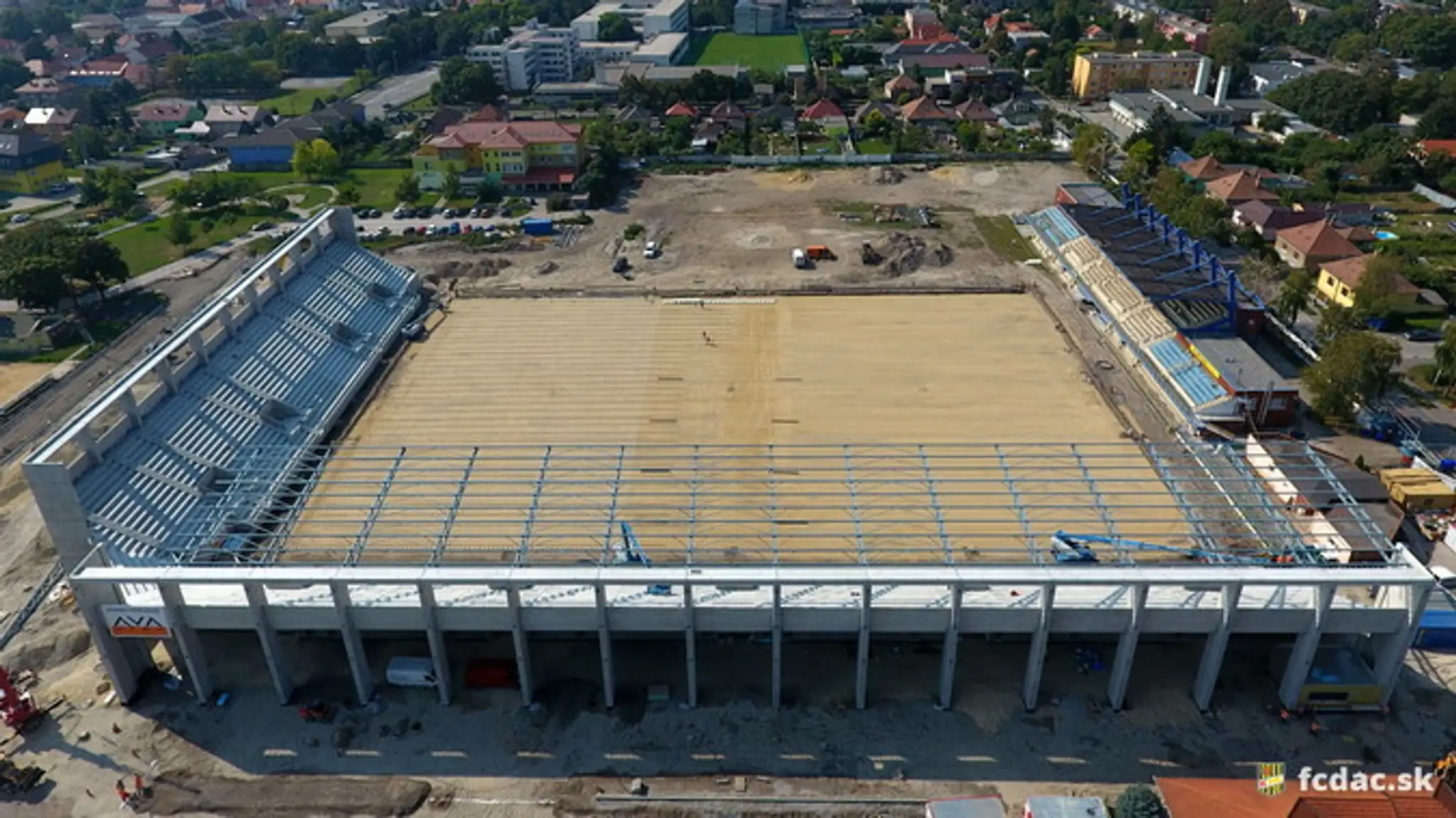 Rozostavaný štadión futbalového klubu DAC Dunajská Streda.
